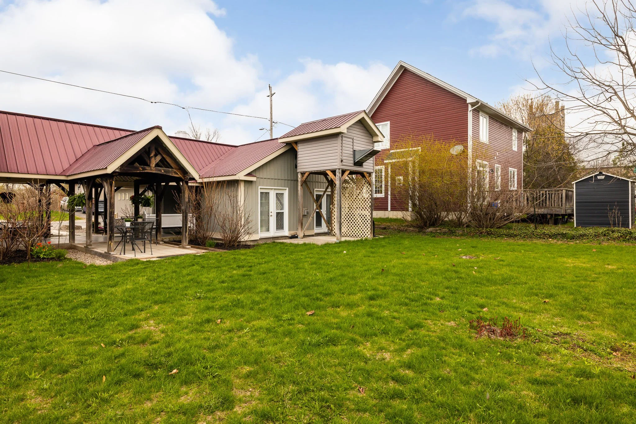 318 Main St W_063.jpg