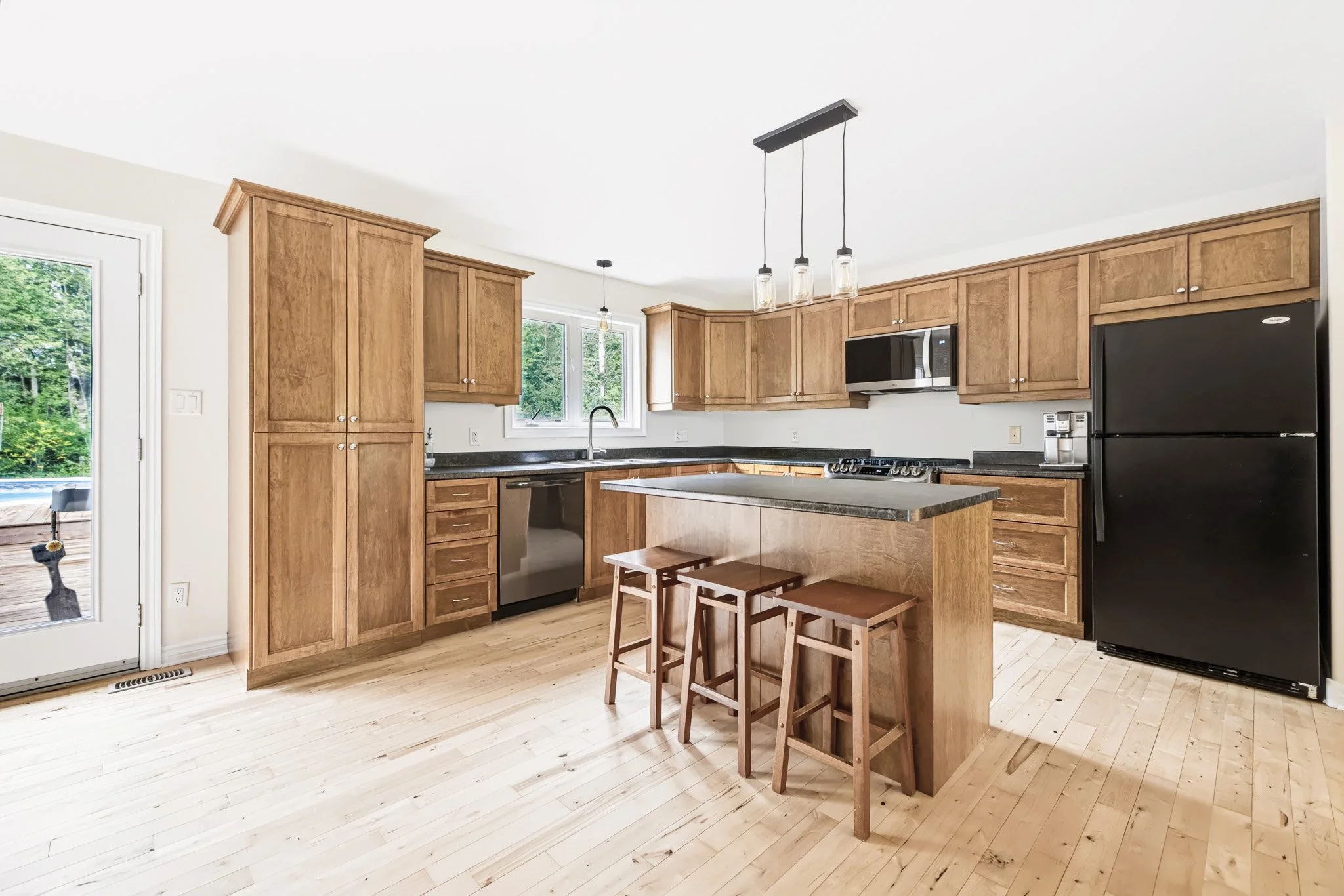 44 Meadowglen_0023.jpg