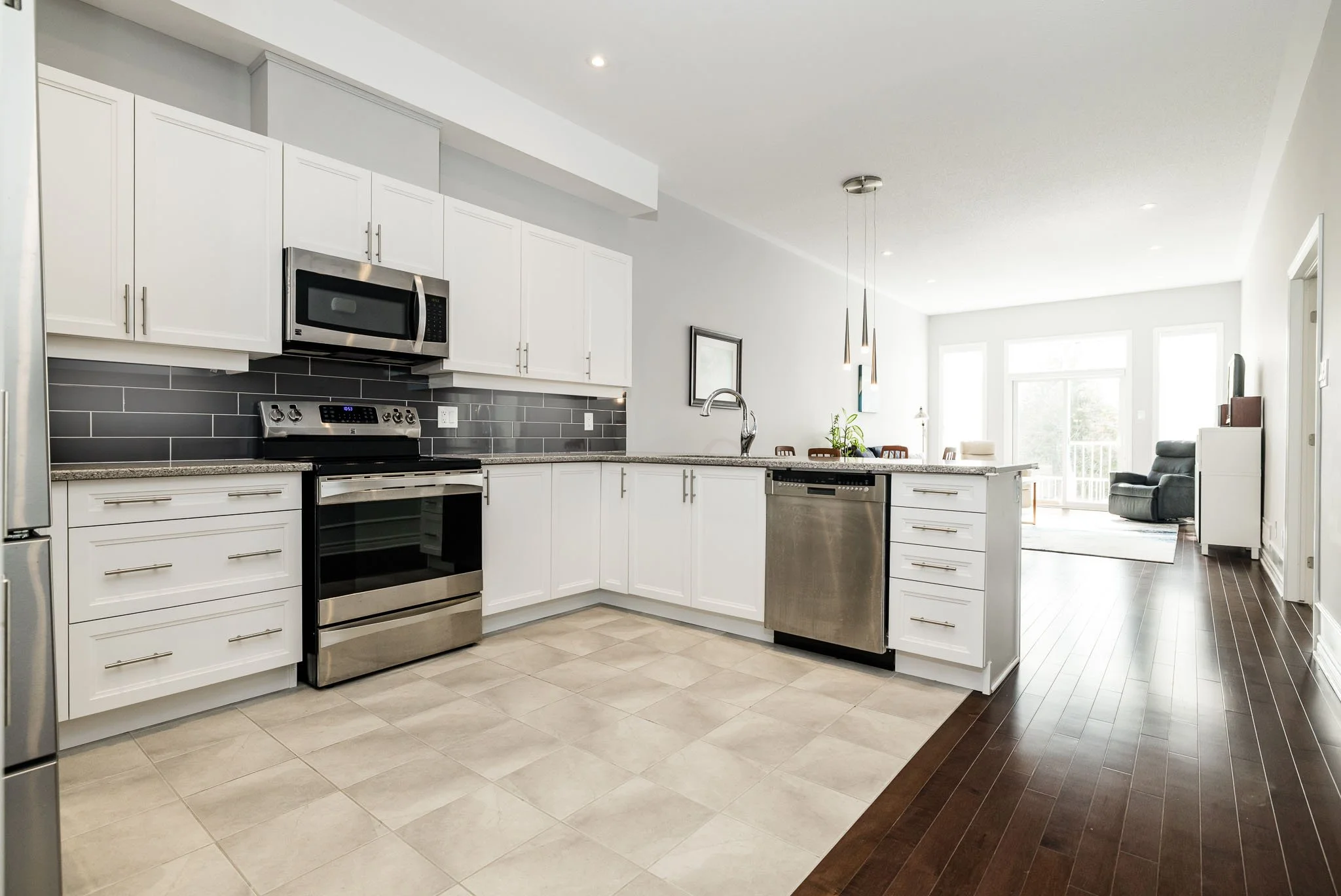 156 Oxford St W_009.jpg