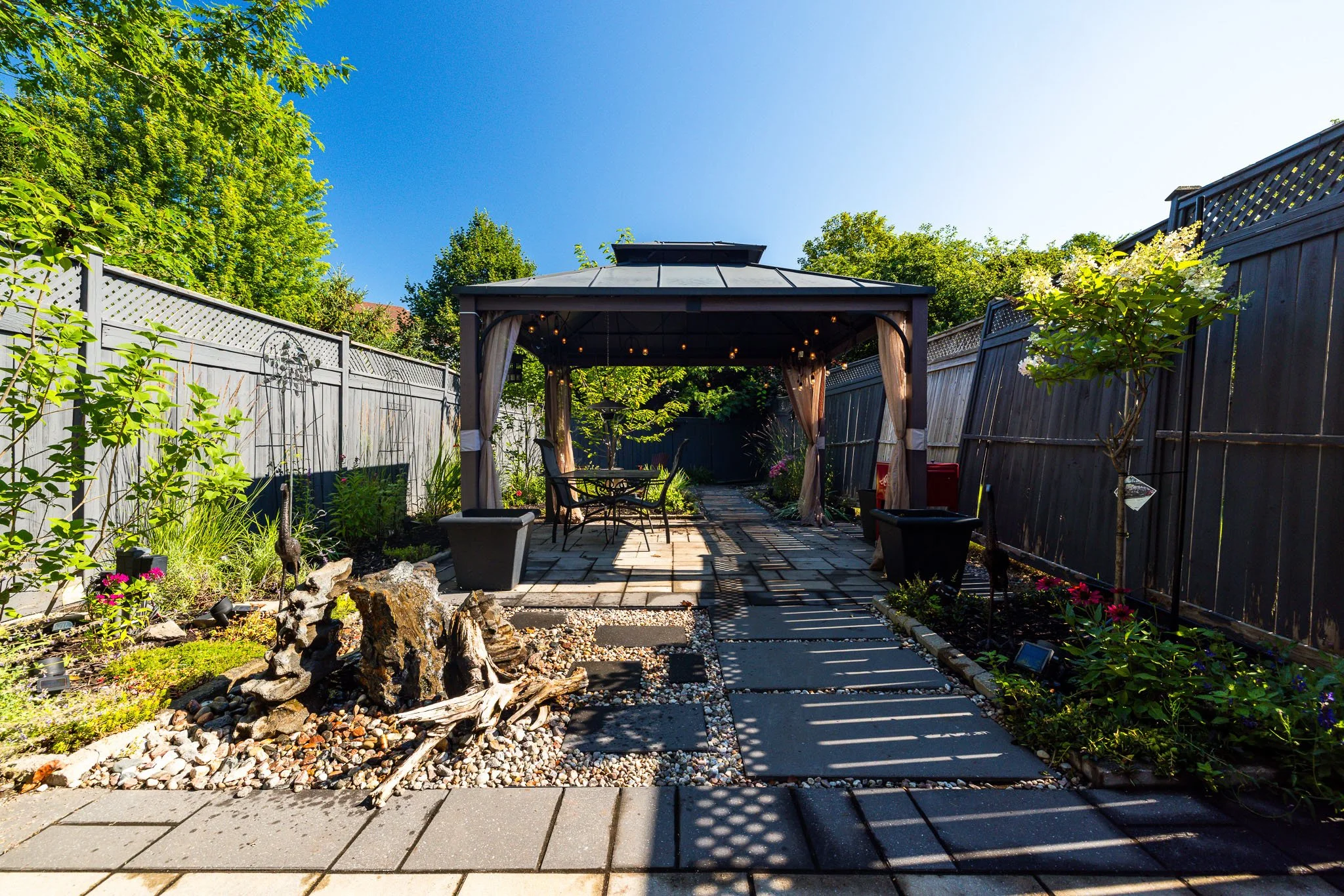 24 Kalbrook_backyard_0011.jpg