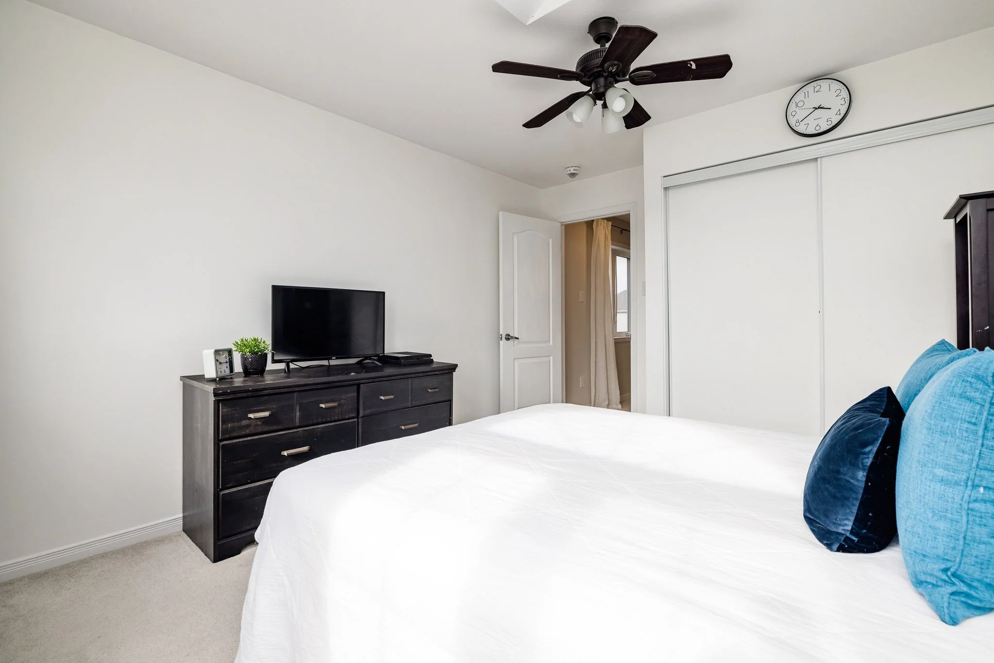 1869 Glencrest_036.jpg