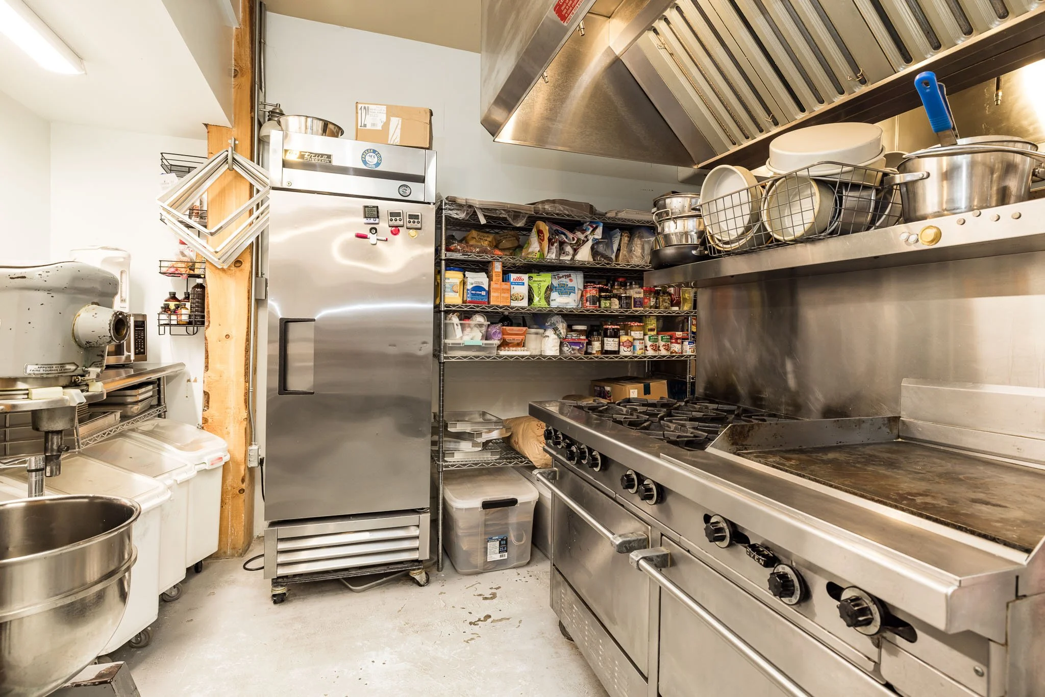 318 Main St W_031.jpg