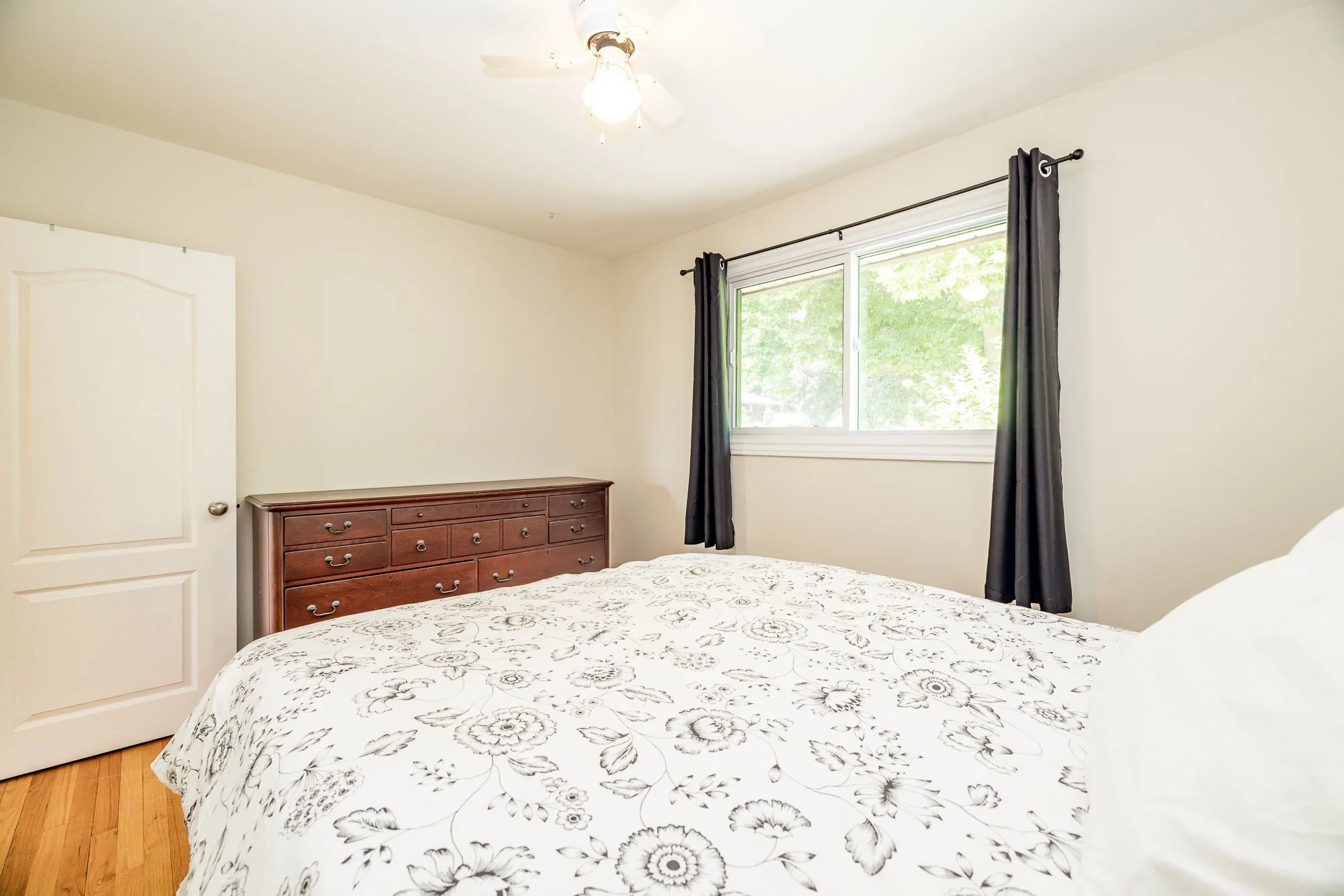 2740 Moncton_022.jpg