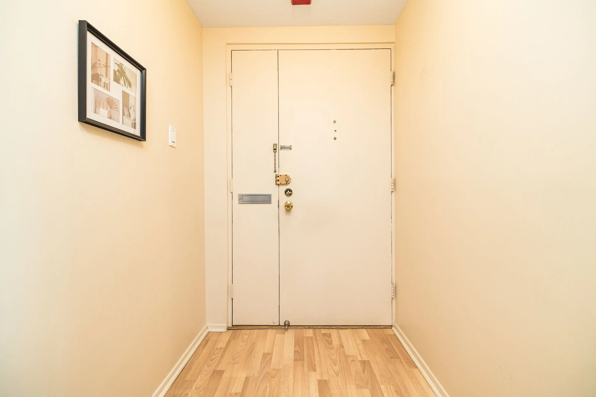 1356 Meadowlands 701_012.jpg