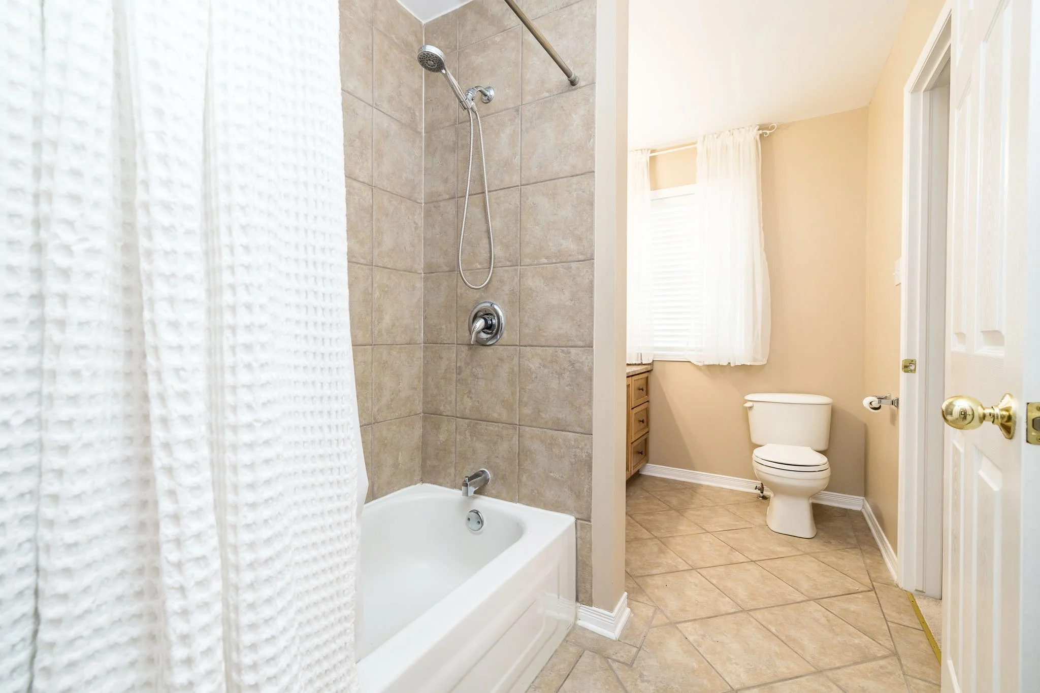 318 Main St E_033.jpg