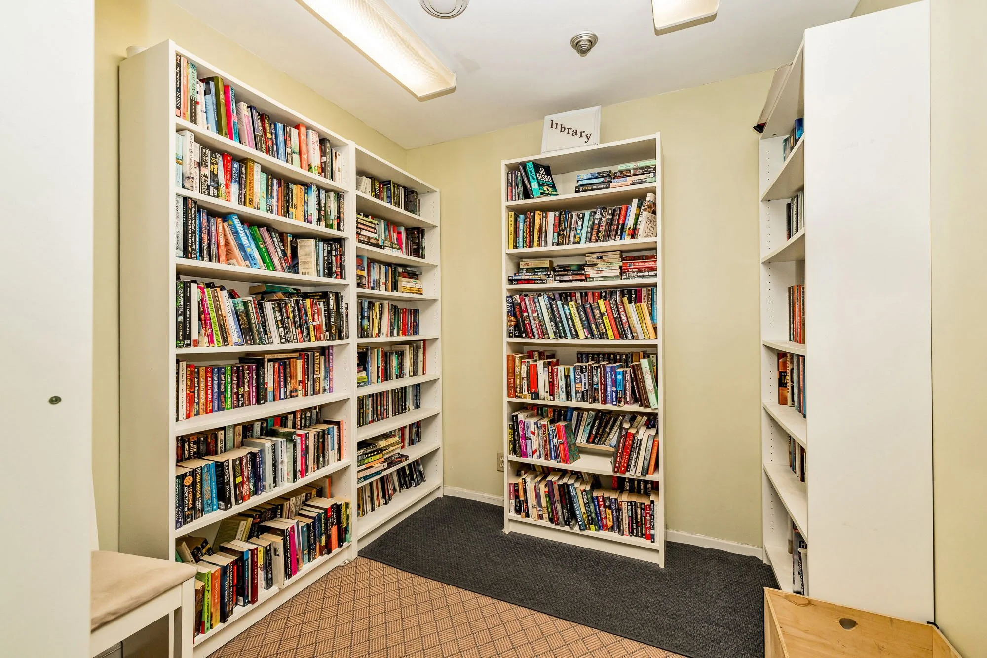 1100 Ambleside 414__453.jpg