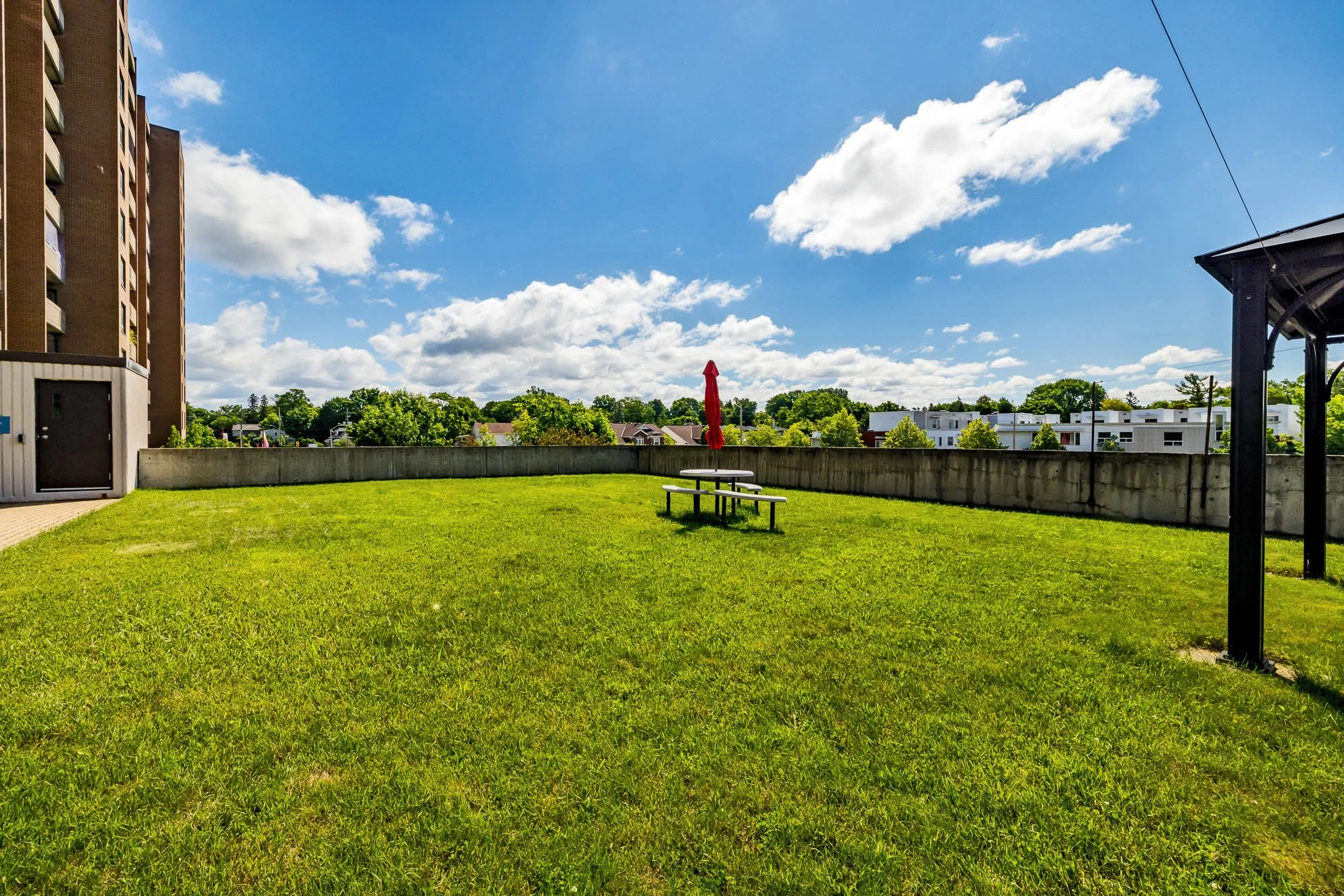 1100 Ambleside 414__461.jpg