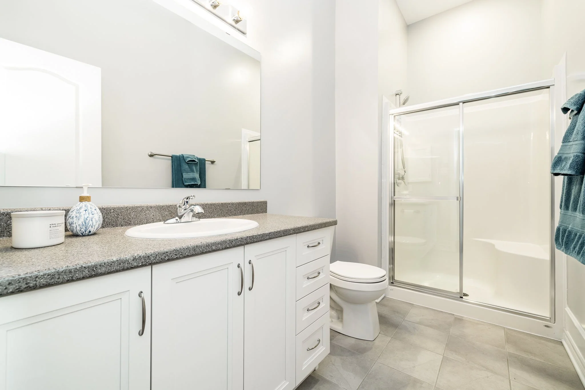 156 Oxford St W_027.jpg