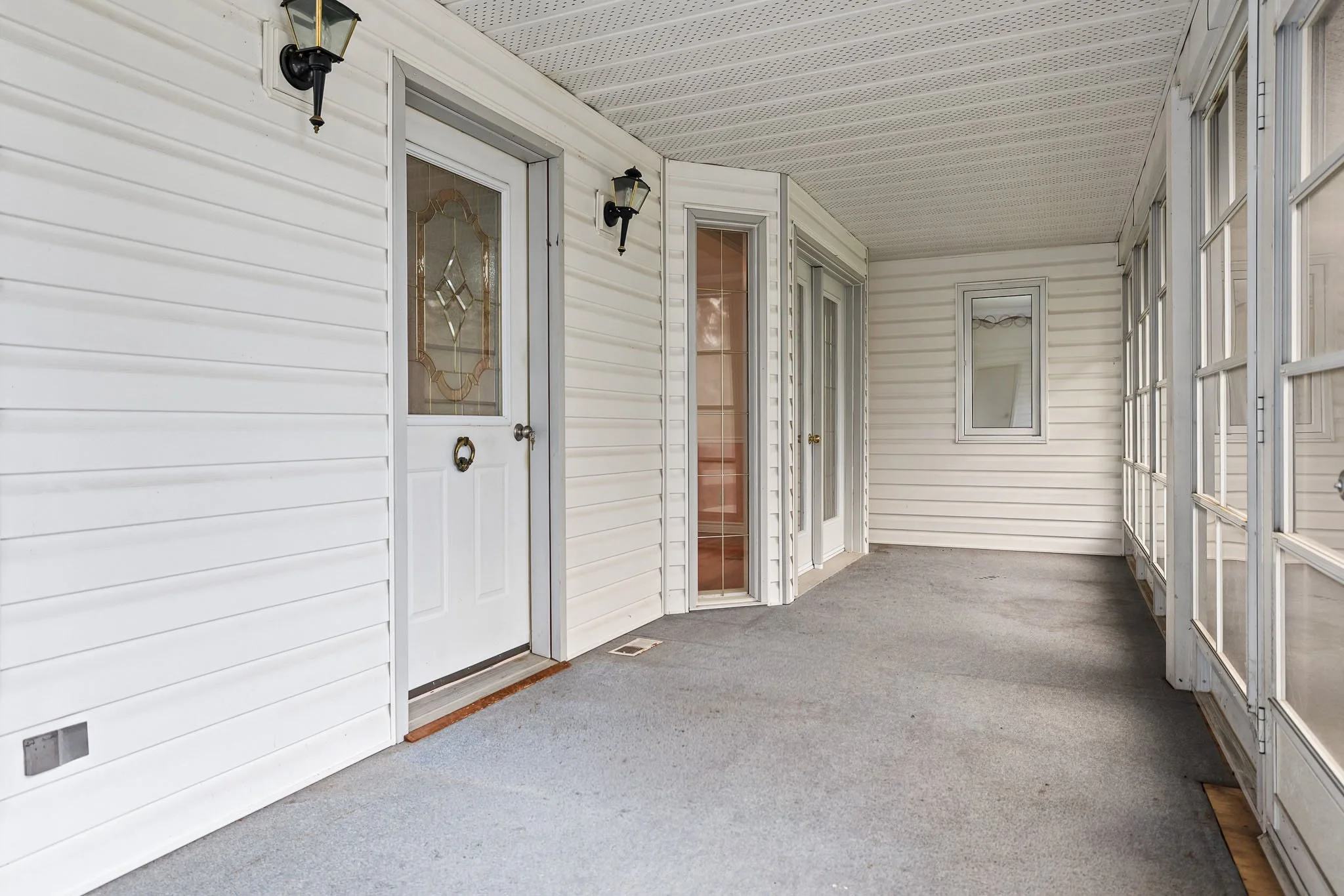 589 River Rd__0015.jpg