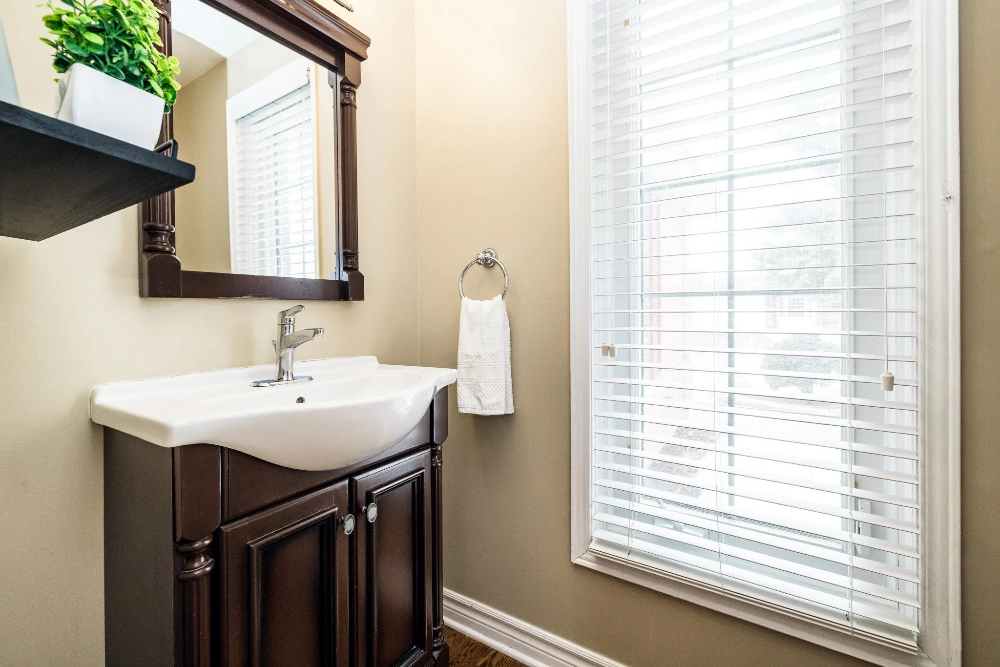 375 River Ridge_038.jpg