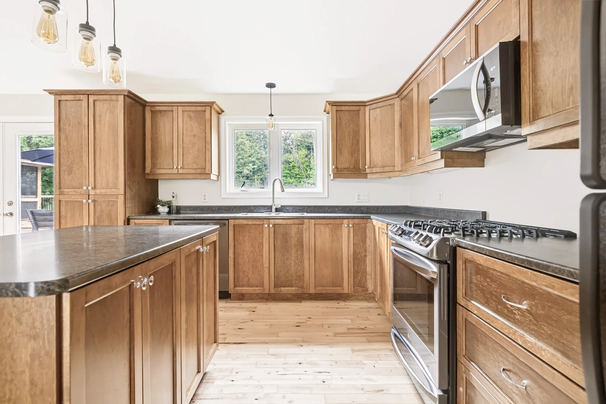 44 Meadowglen_0028.jpg