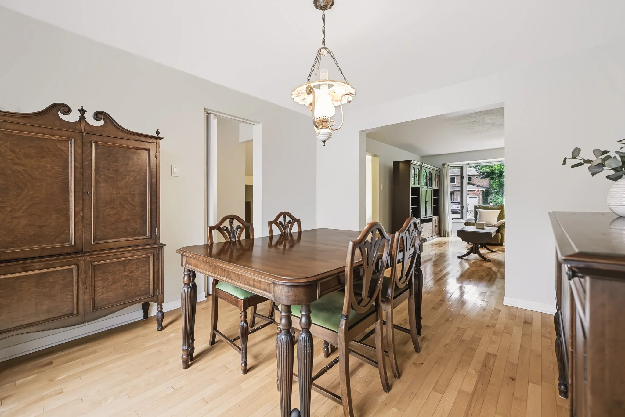 6068 Ridgelea_0021.jpg
