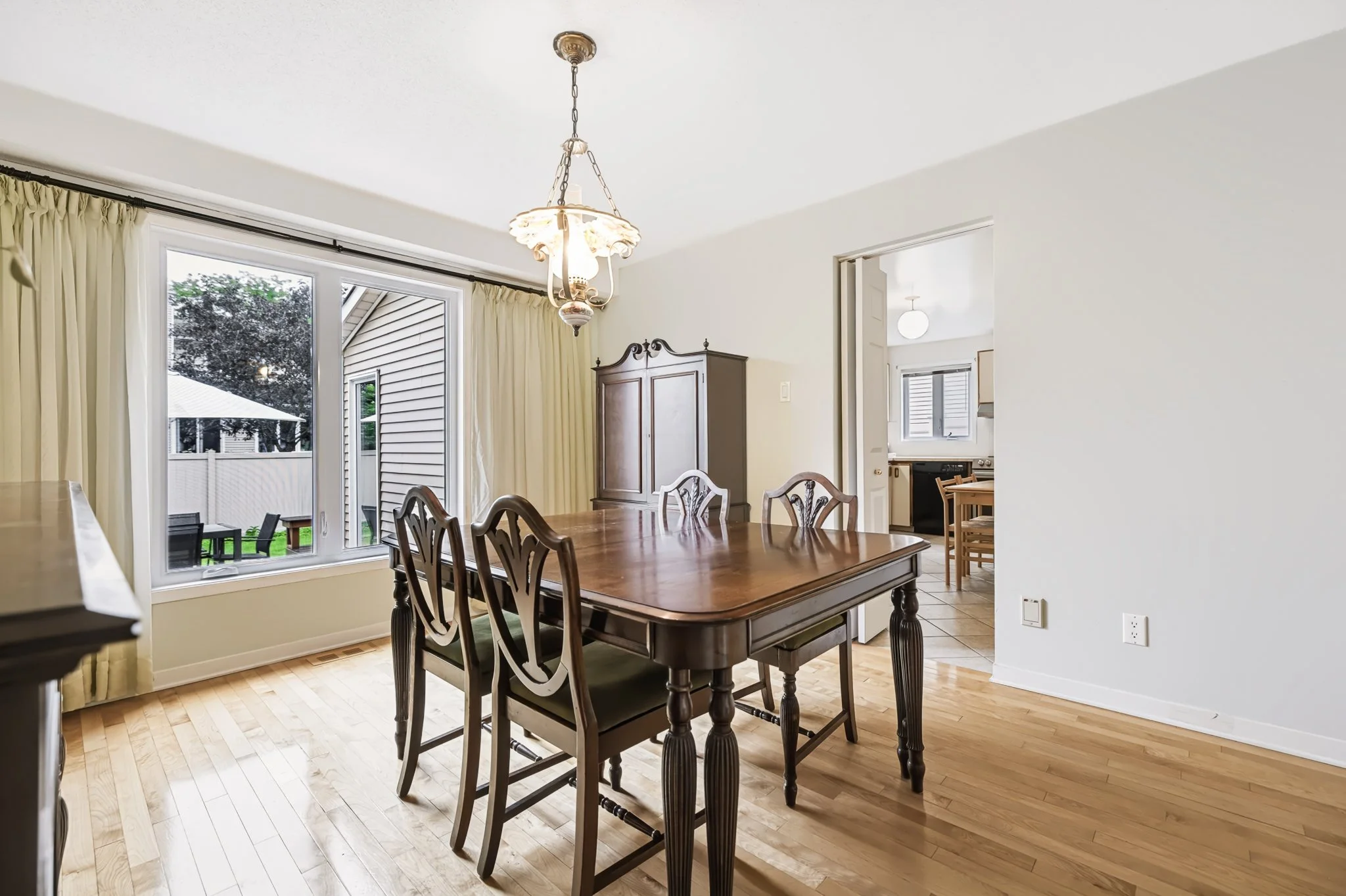 6068 Ridgelea_0020.jpg