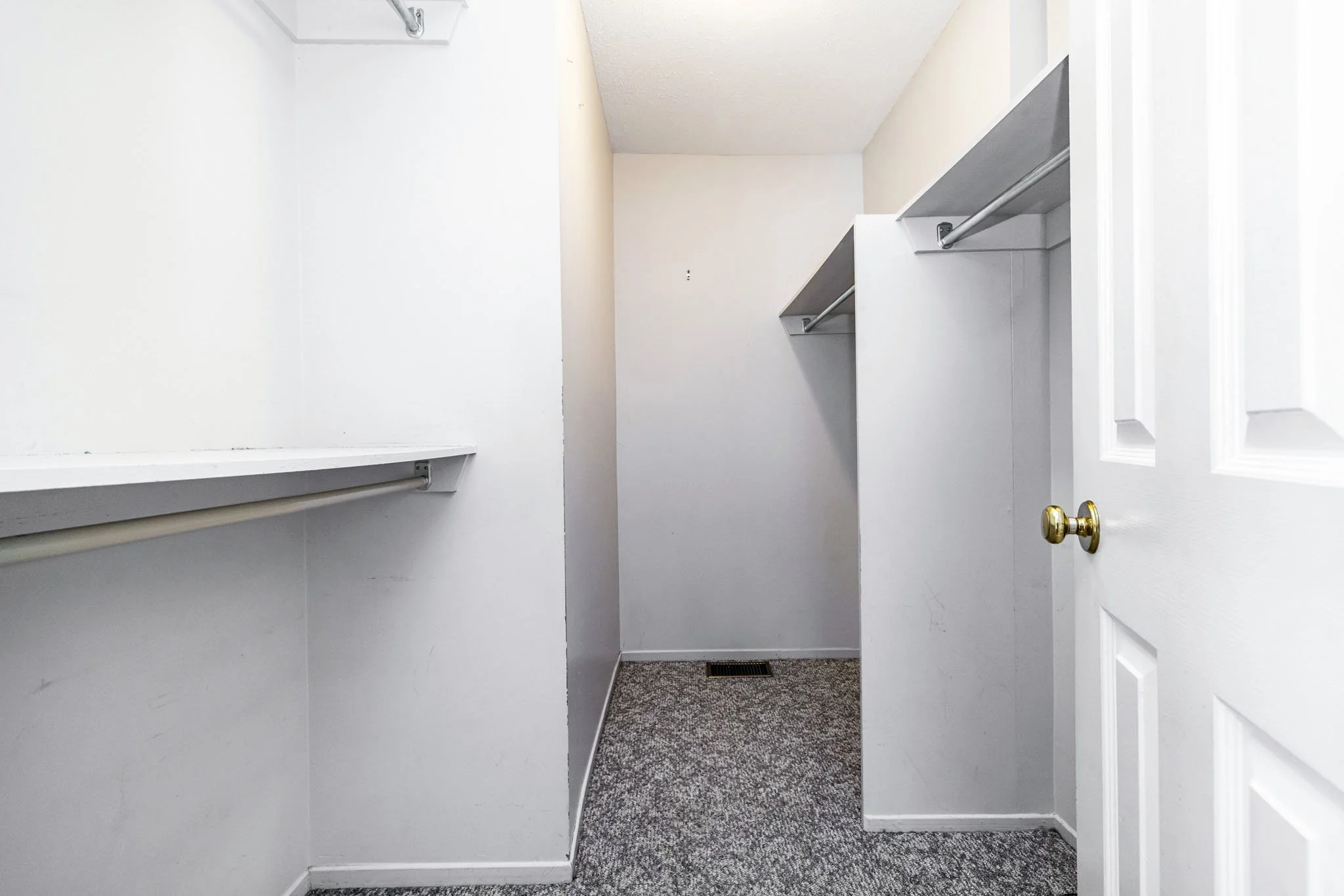 6096 Meadowhill_041.jpg