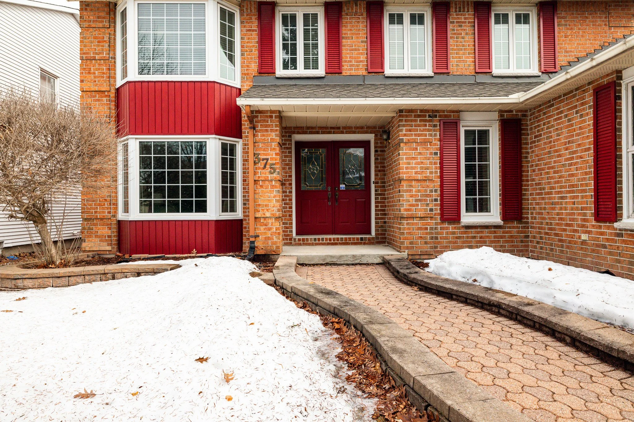 375 River Ridge_004.jpg