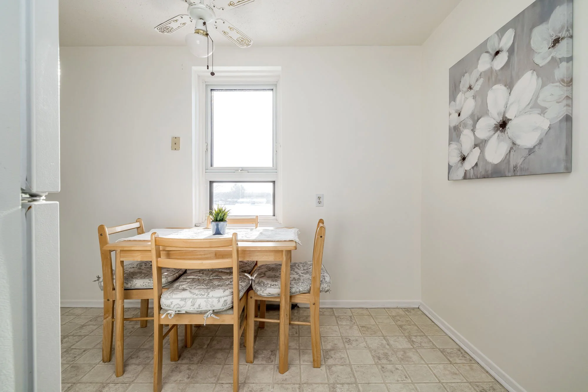 1356 Meadowlands 204_023.jpg