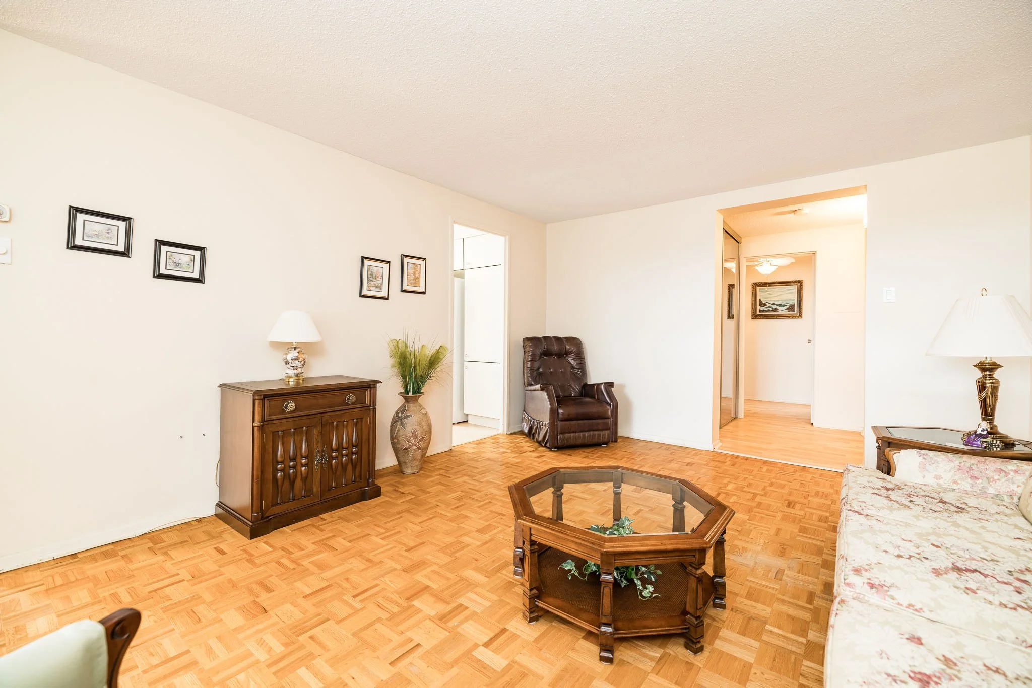 1356 Meadowlands 701_017.jpg