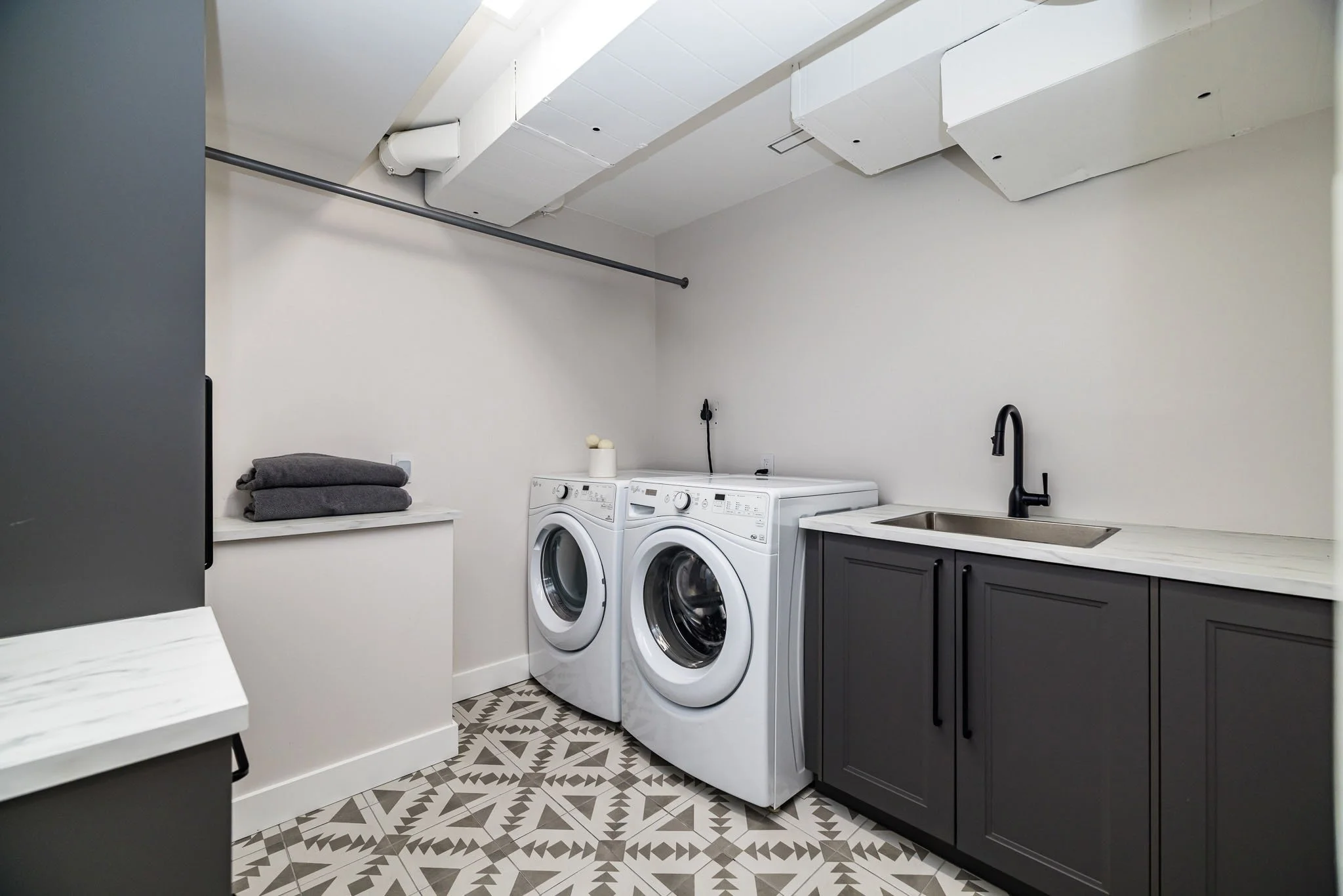 6066 Ridgelea_058.jpg