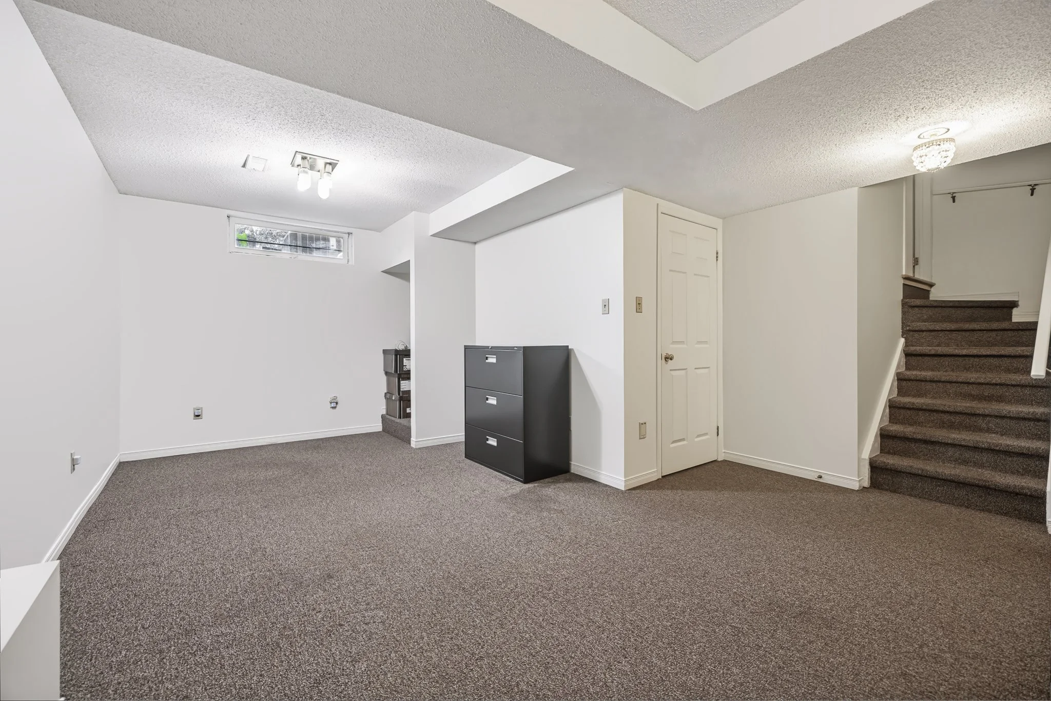 6068 Ridgelea_0055.jpg