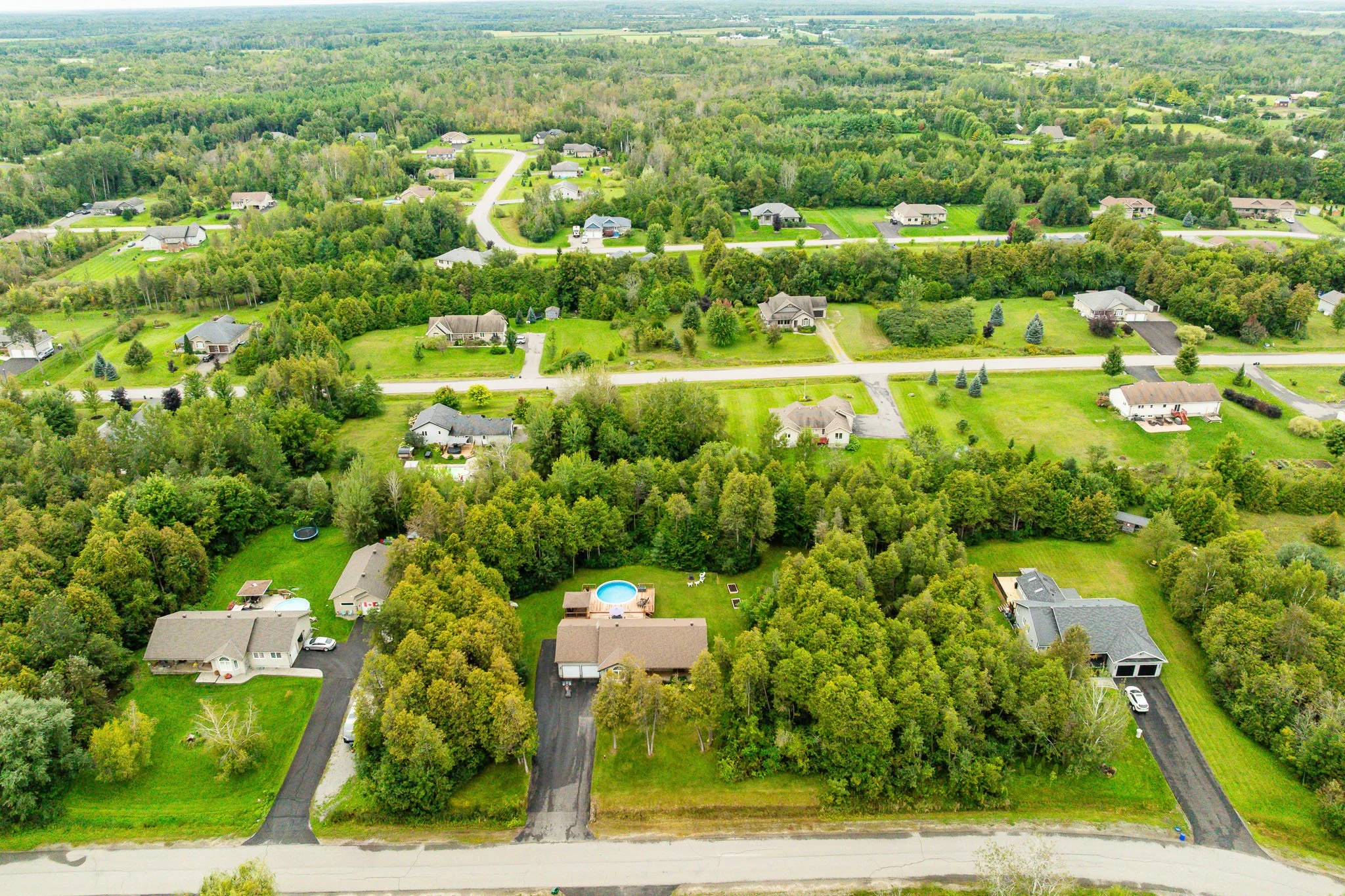 44 Meadowglen_0003.jpg