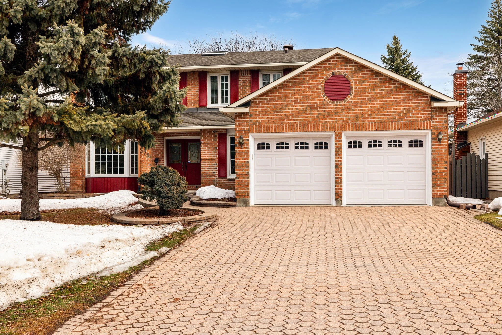 375 River Ridge_001.jpg