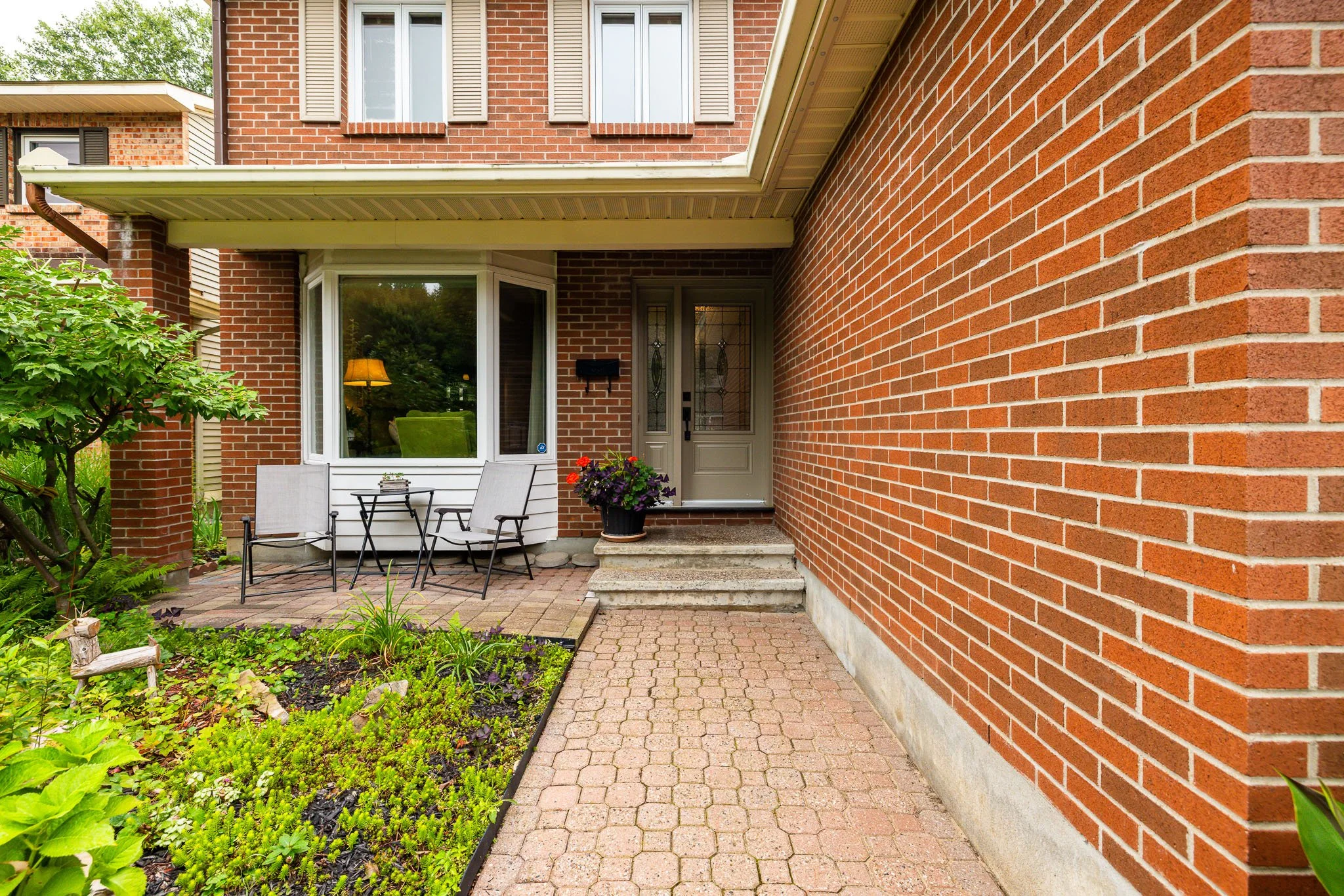 6068 Ridgelea_0010.jpg