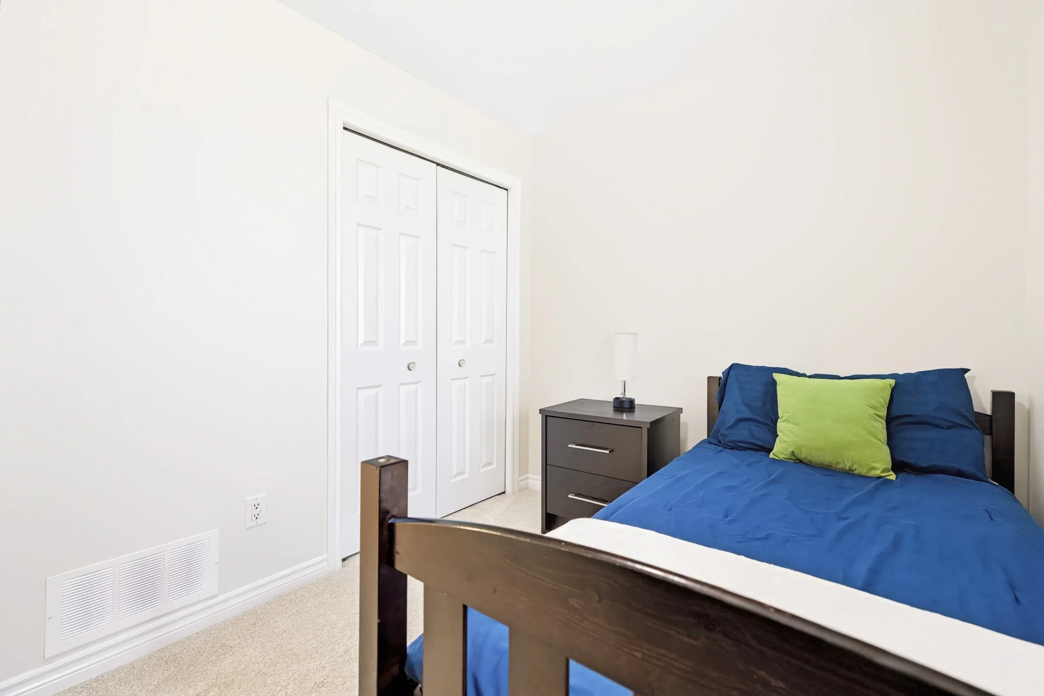 44 Meadowglen_0040.jpg