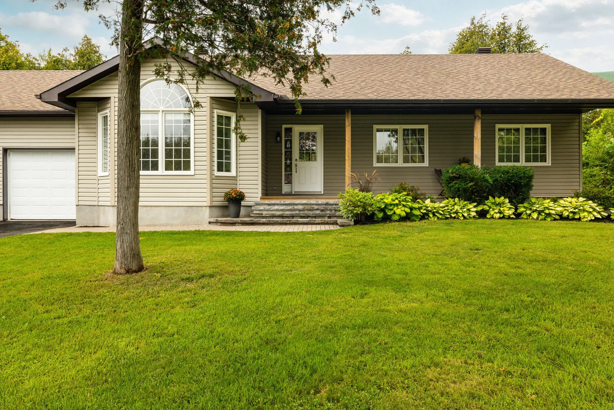 44 Meadowglen_0012.jpg