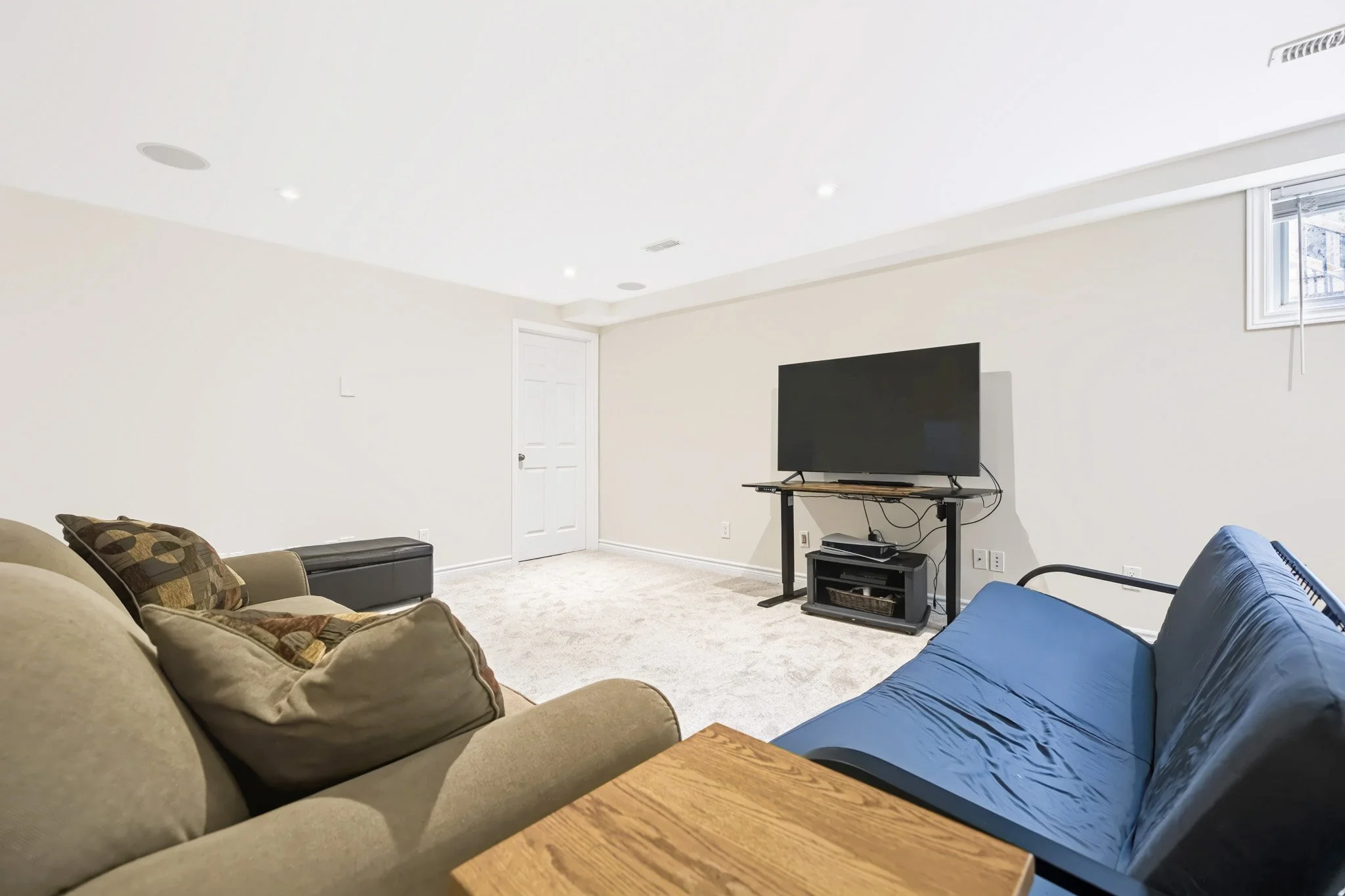 44 Meadowglen_0049.jpg