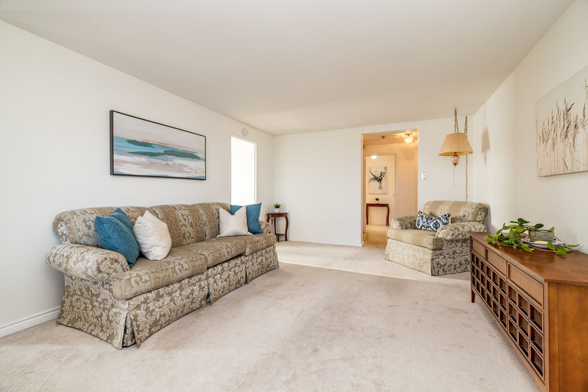 1356 Meadowlands 204_014.jpg