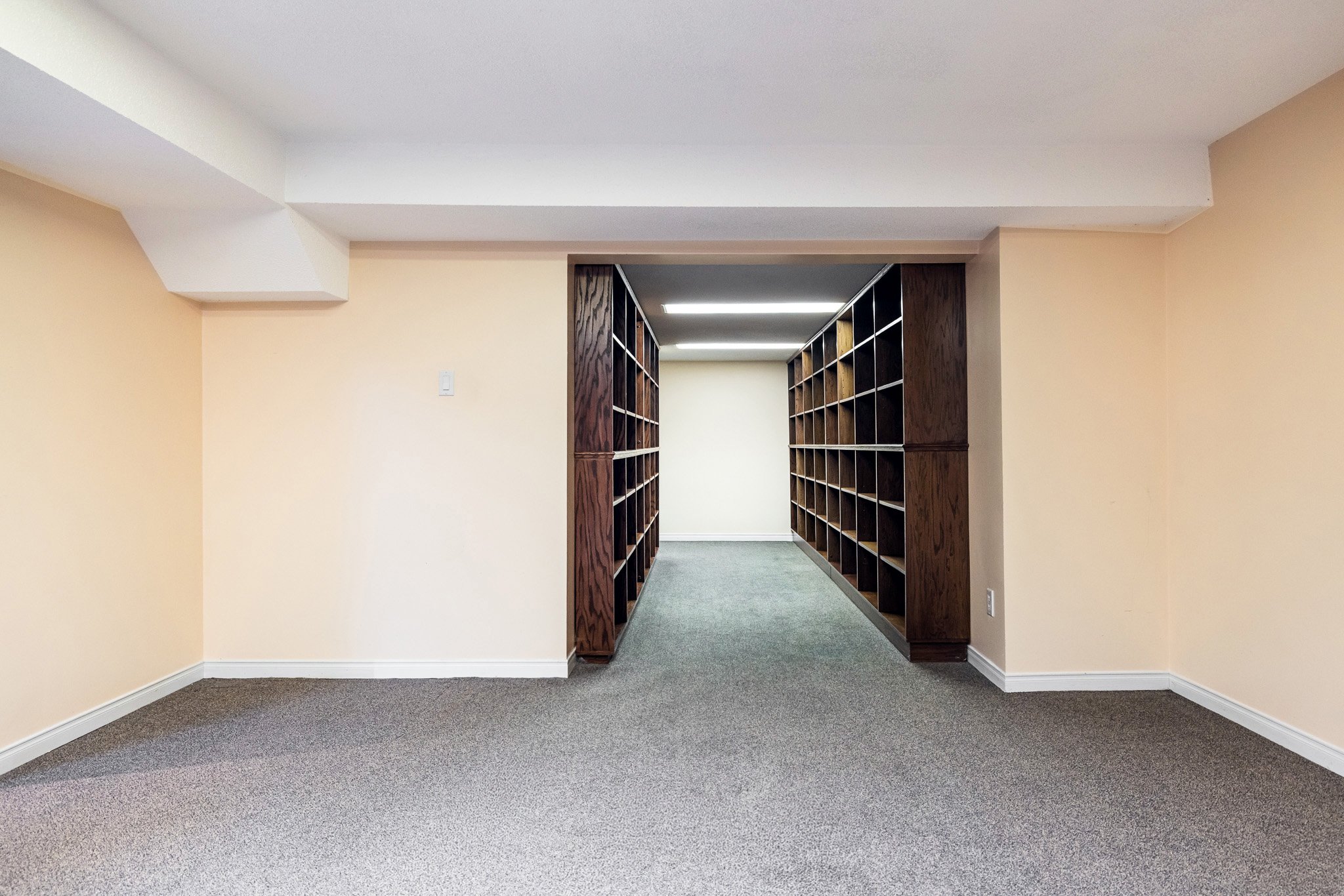 375 River Ridge_080.jpg