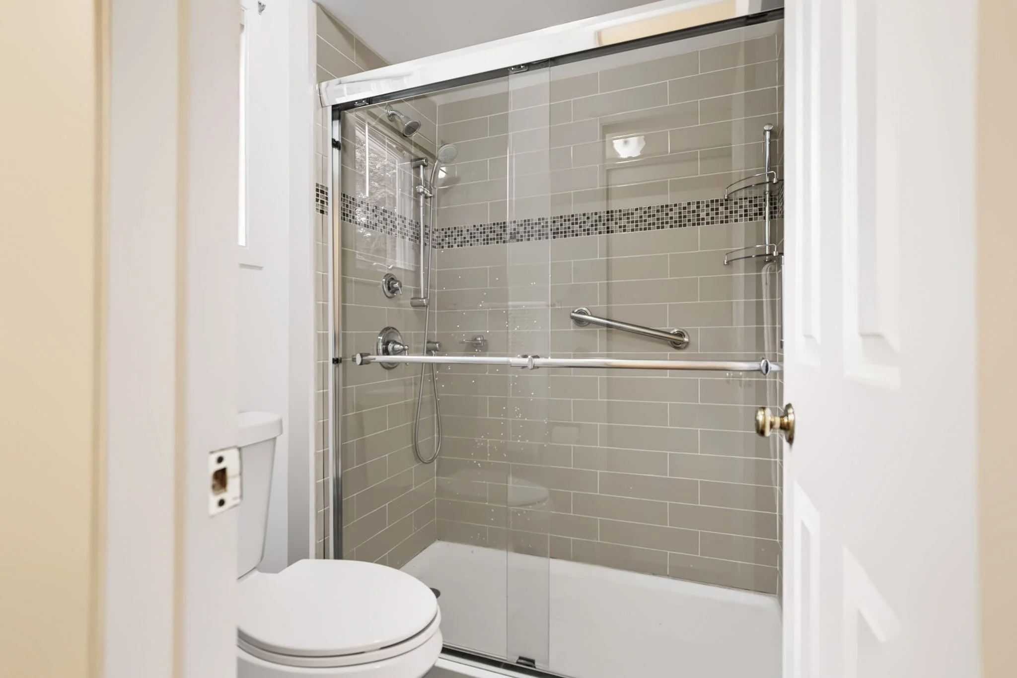6068 Ridgelea_0043.jpg