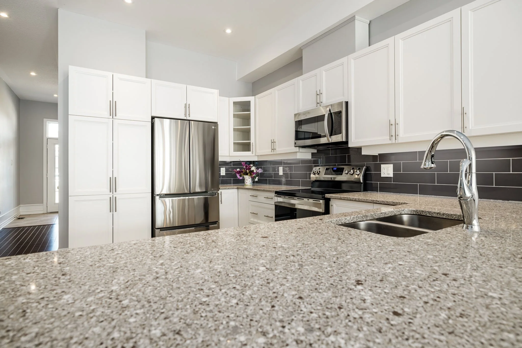 156 Oxford St W_013.jpg