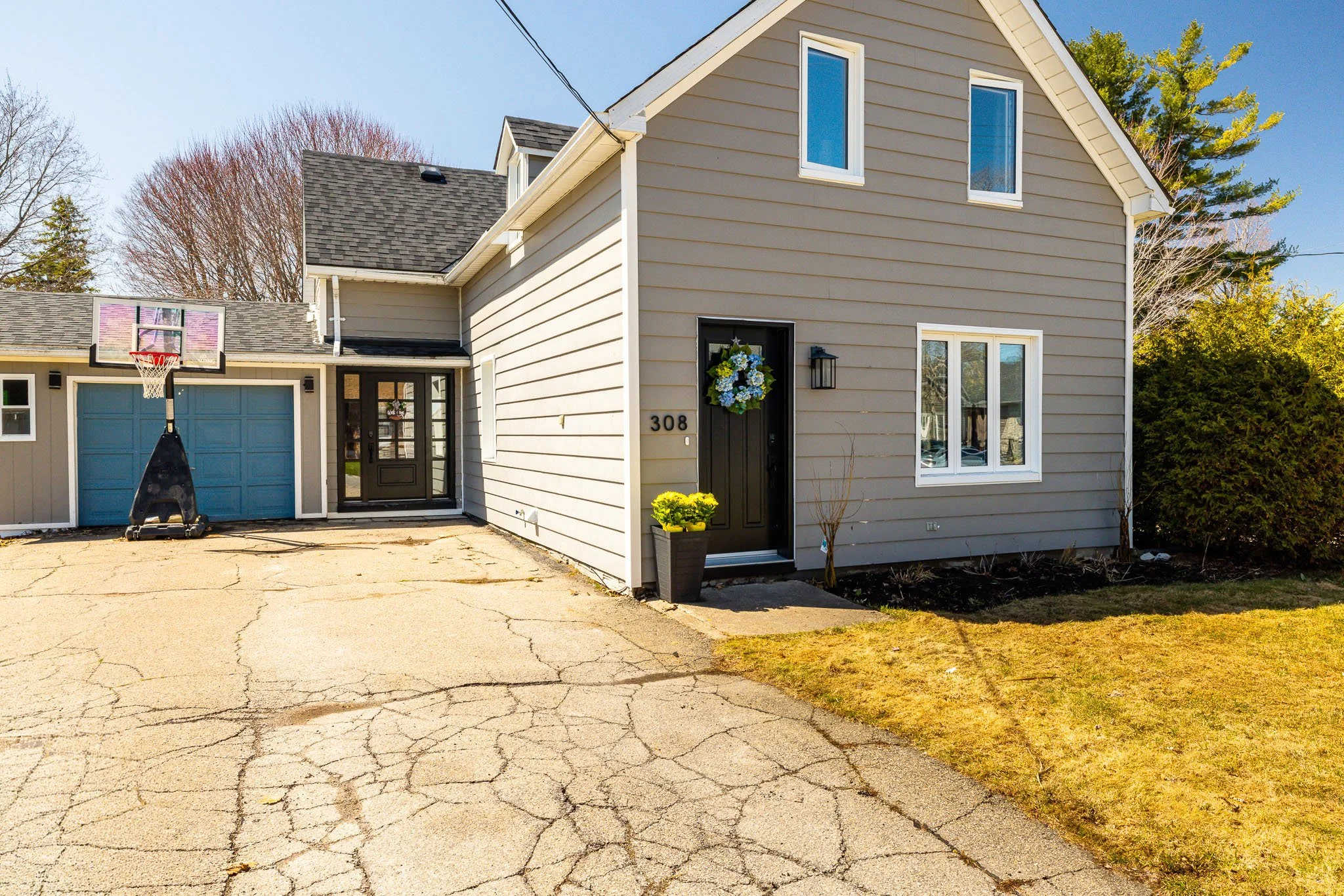 308 St George St_006.jpg