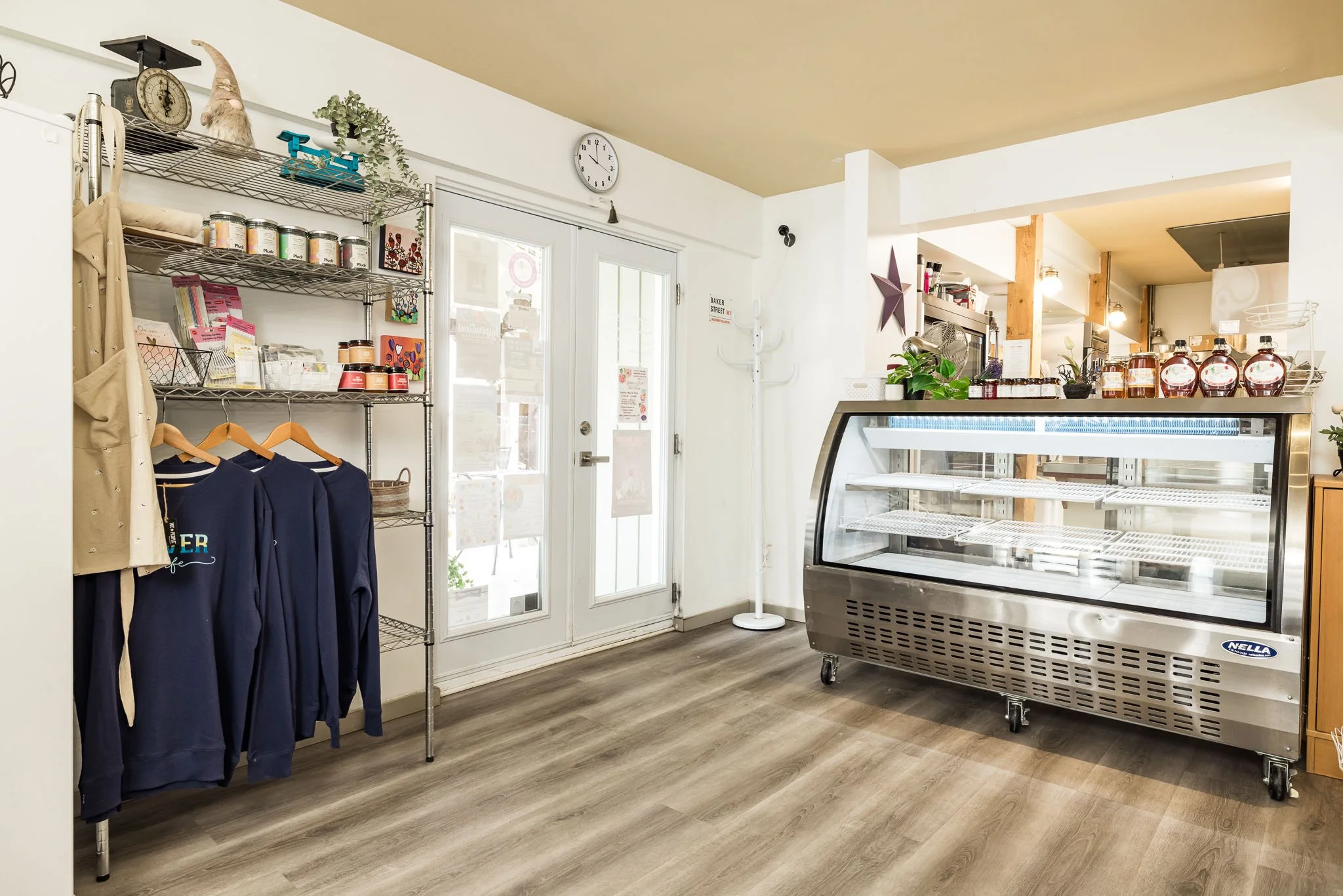 318 Main St W_017.jpg