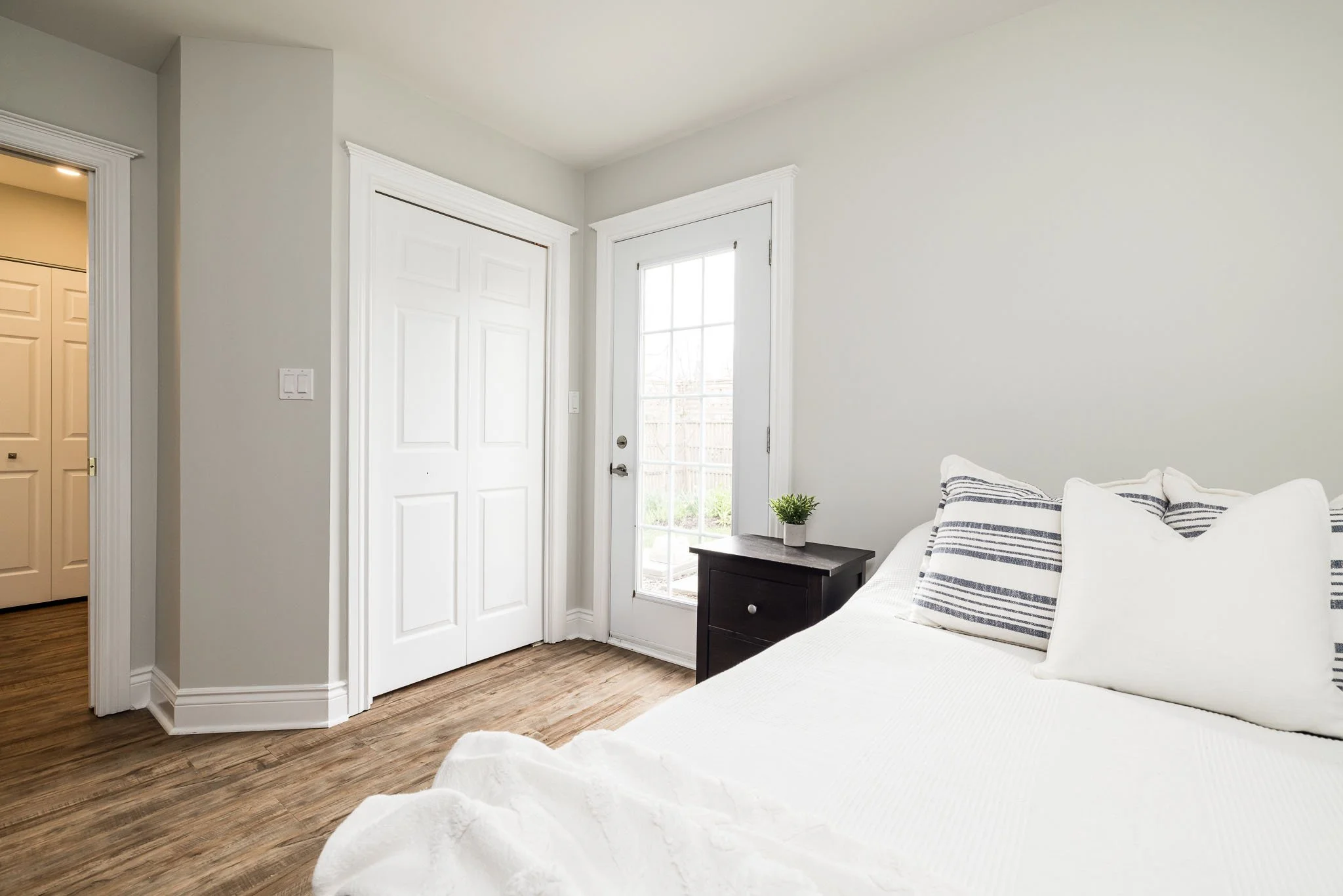 318 Main St W_047.jpg