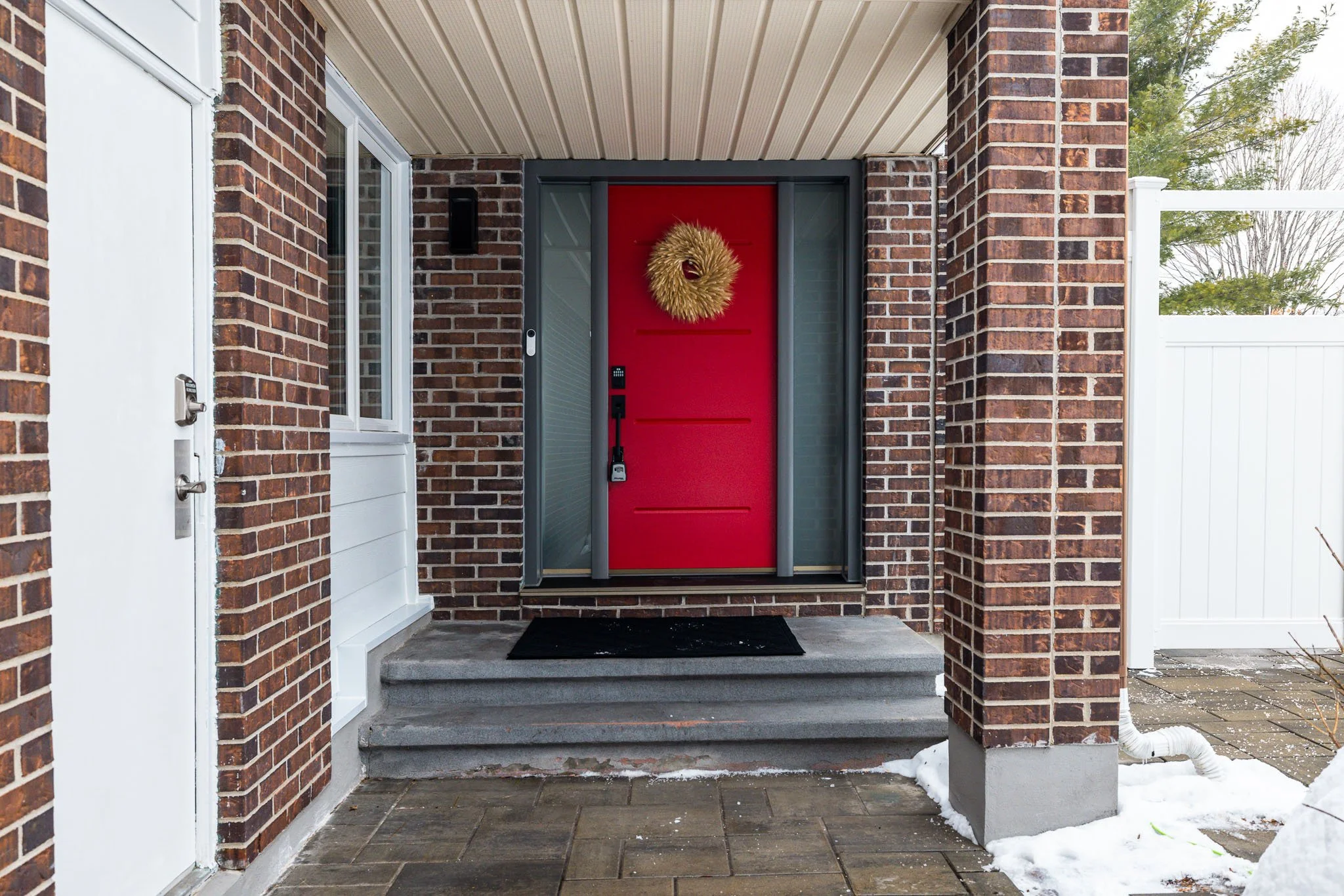 6066 Ridgelea_008.jpg