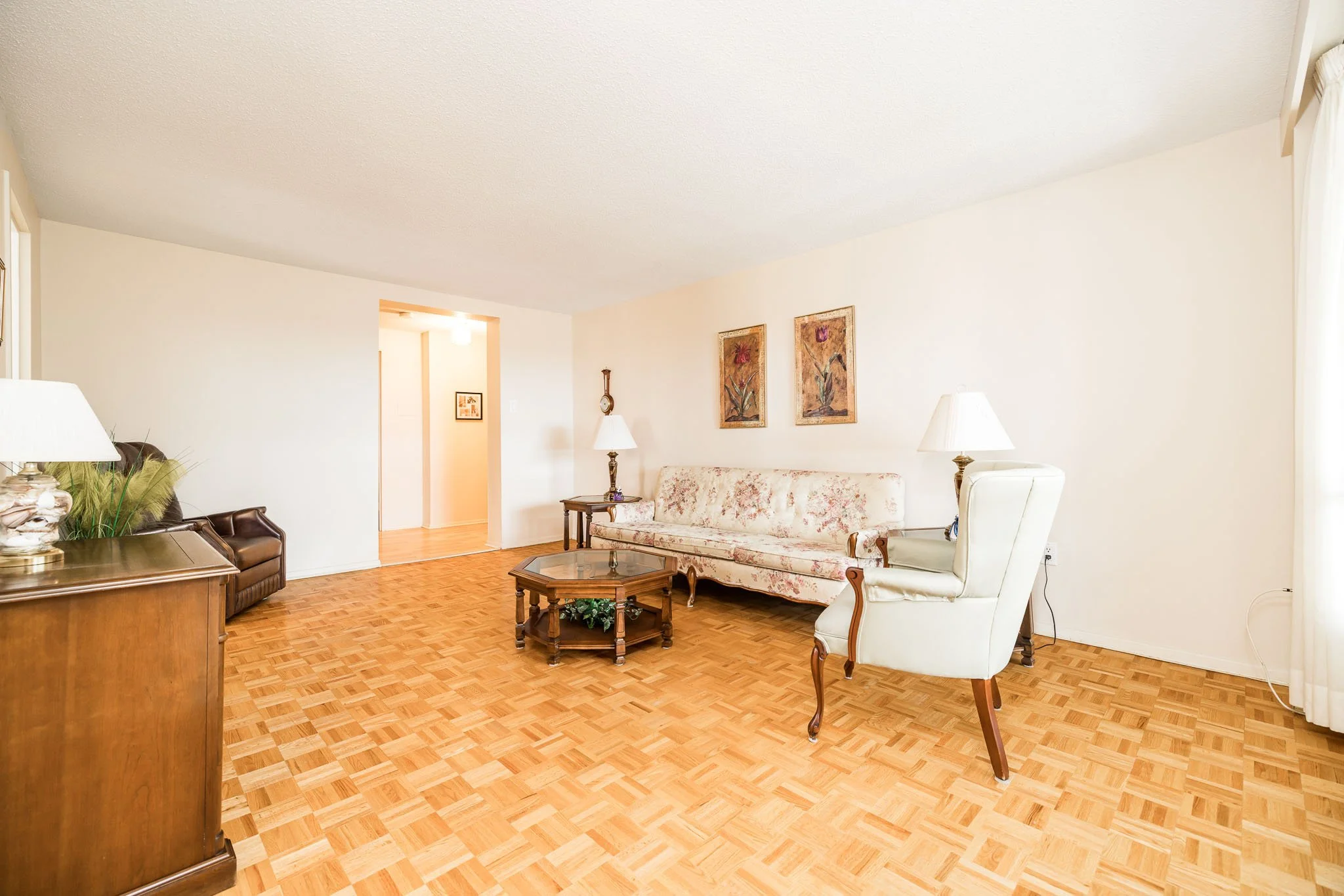 1356 Meadowlands 701_016.jpg