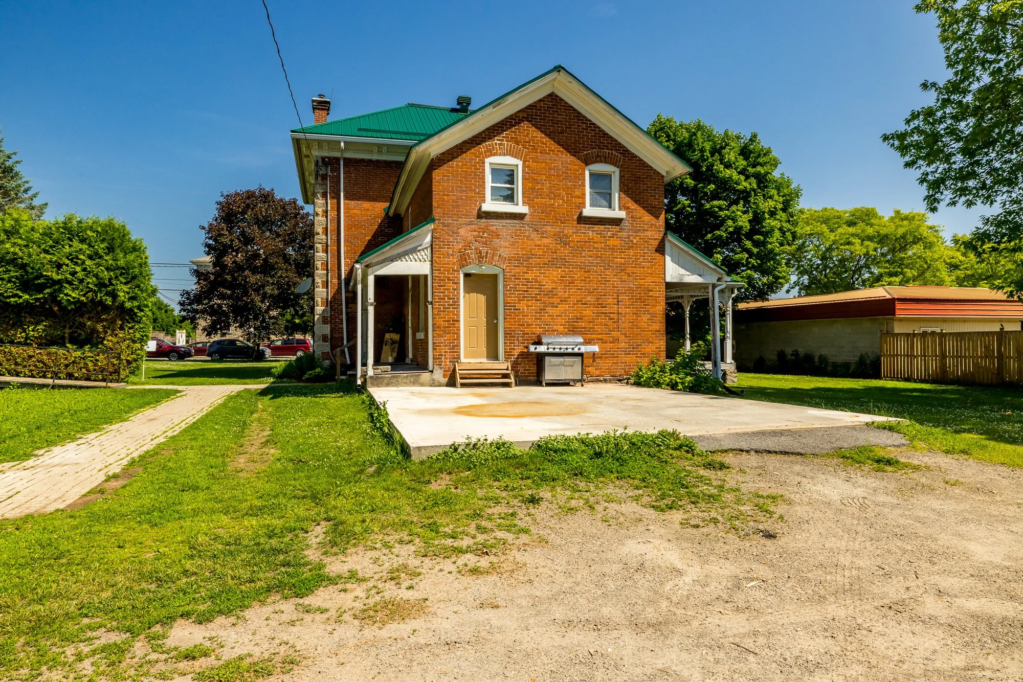 230 Main St W_061.jpg