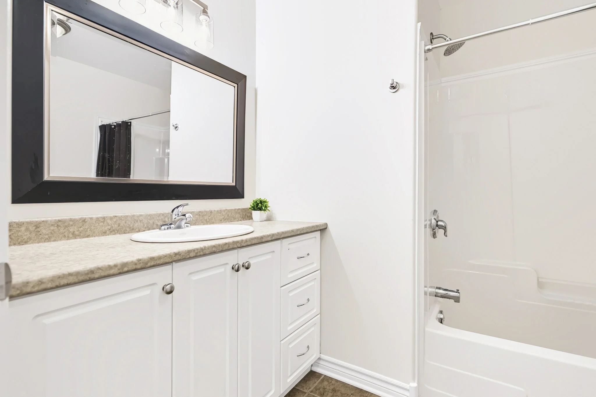 44 Meadowglen_0042.jpg