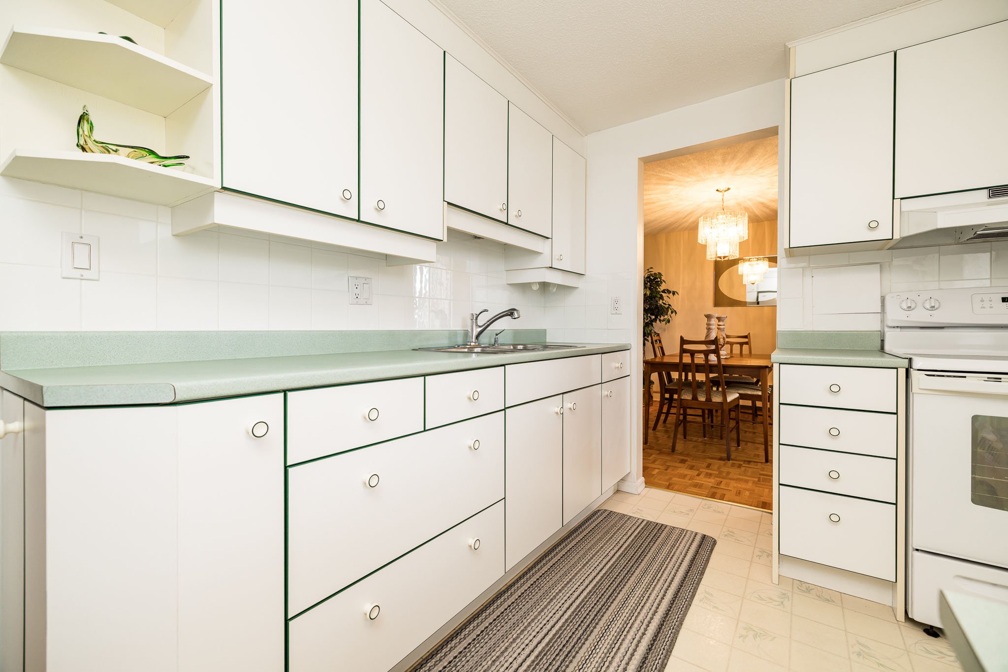 1356 Meadowlands 701_025.jpg