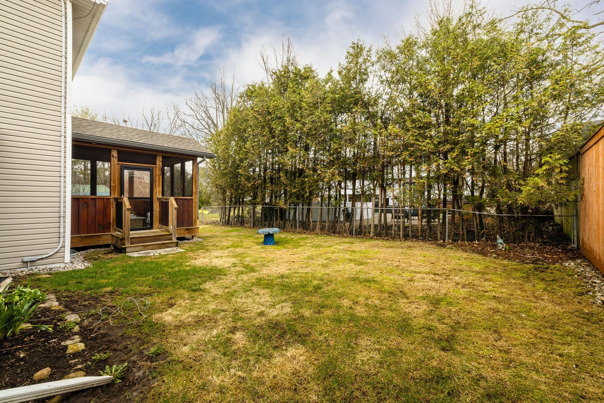 318 Main St E_045.jpg