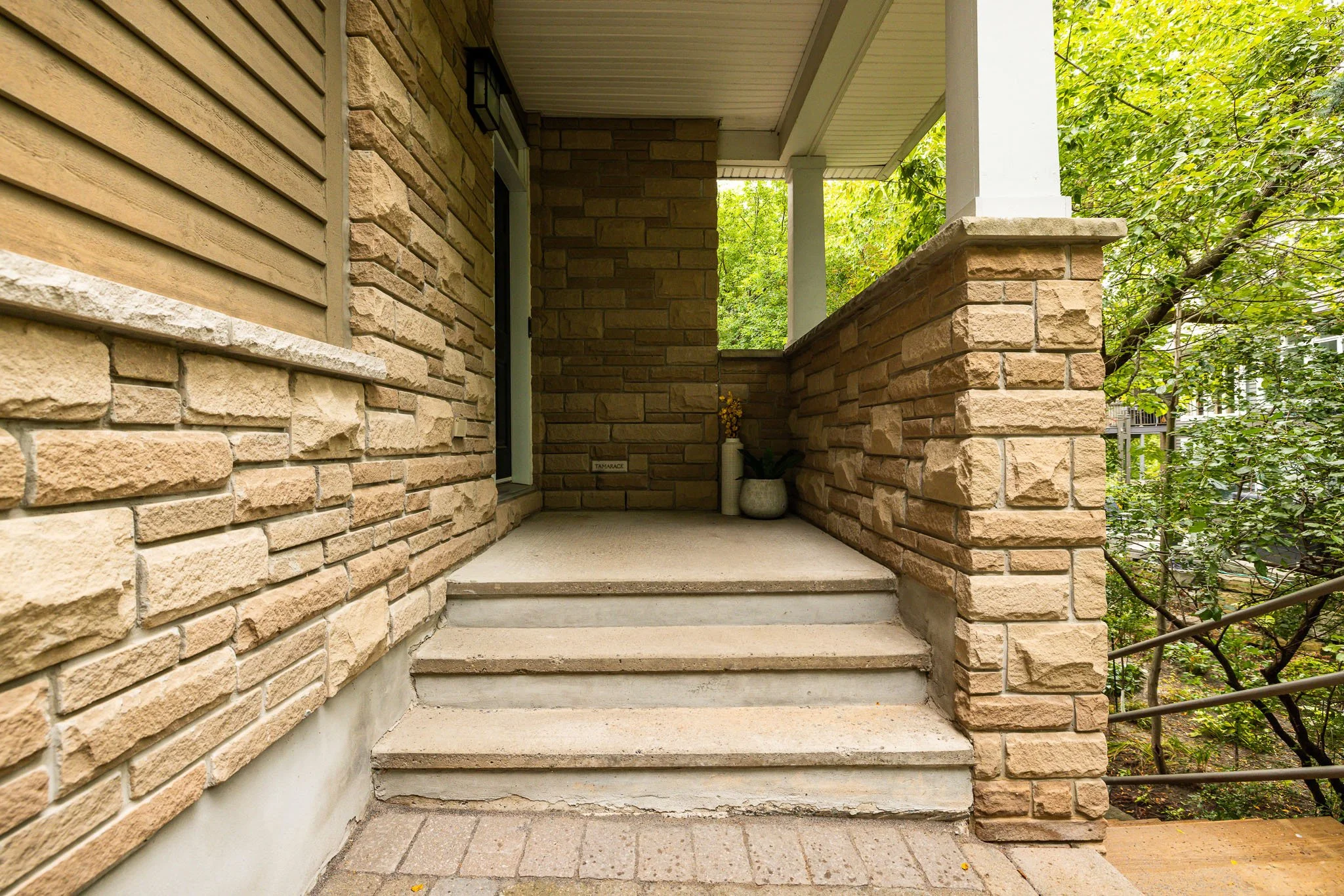 119 Creeks End_0005.jpg
