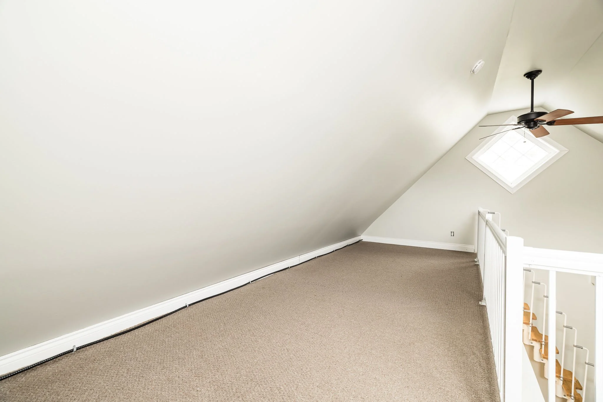 318 Main St W_057.jpg