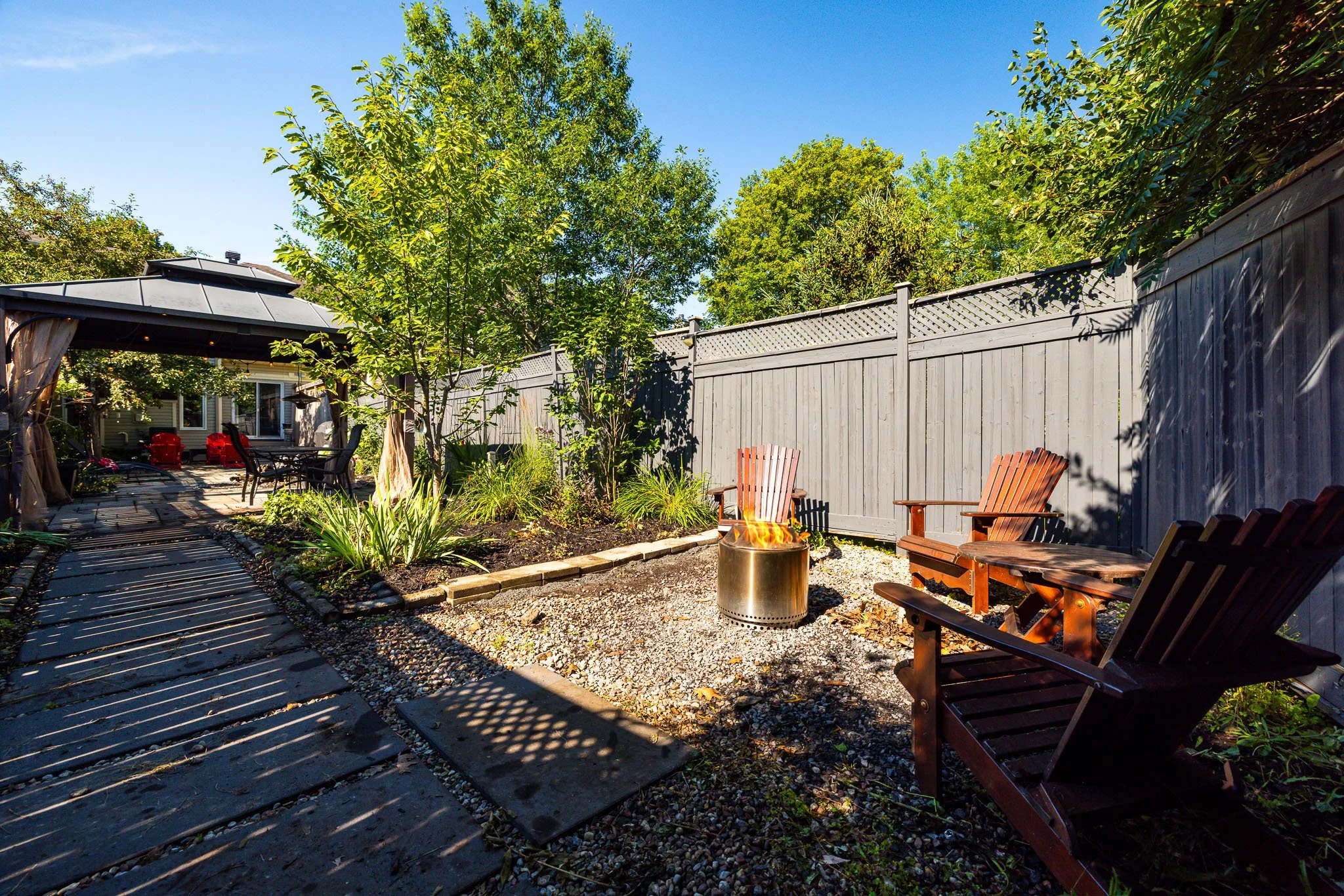 24 Kalbrook_backyard_0016.jpg