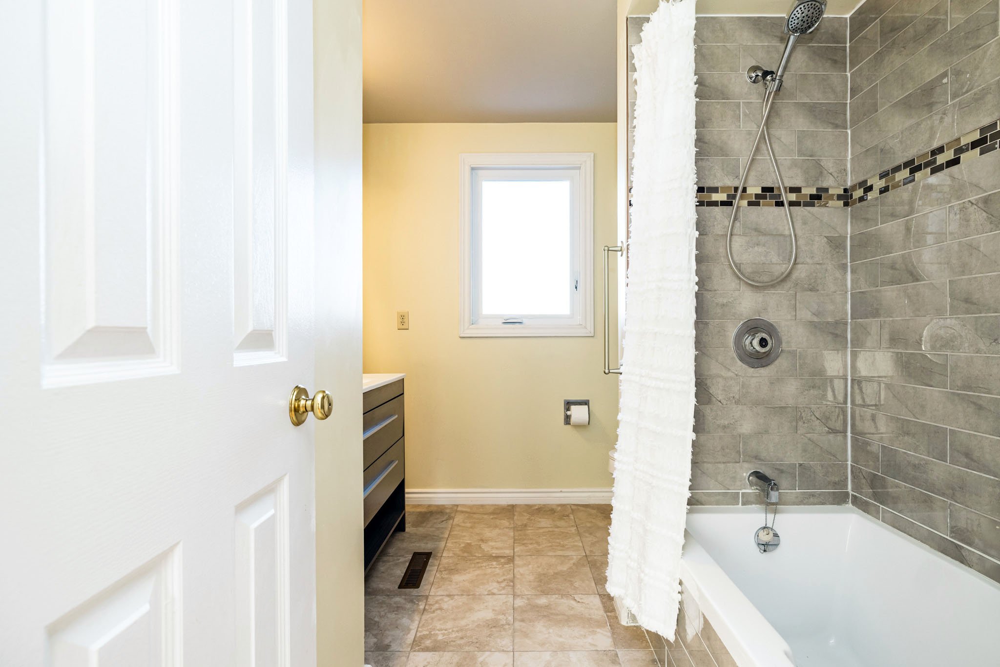 6096 Meadowhill_050.jpg