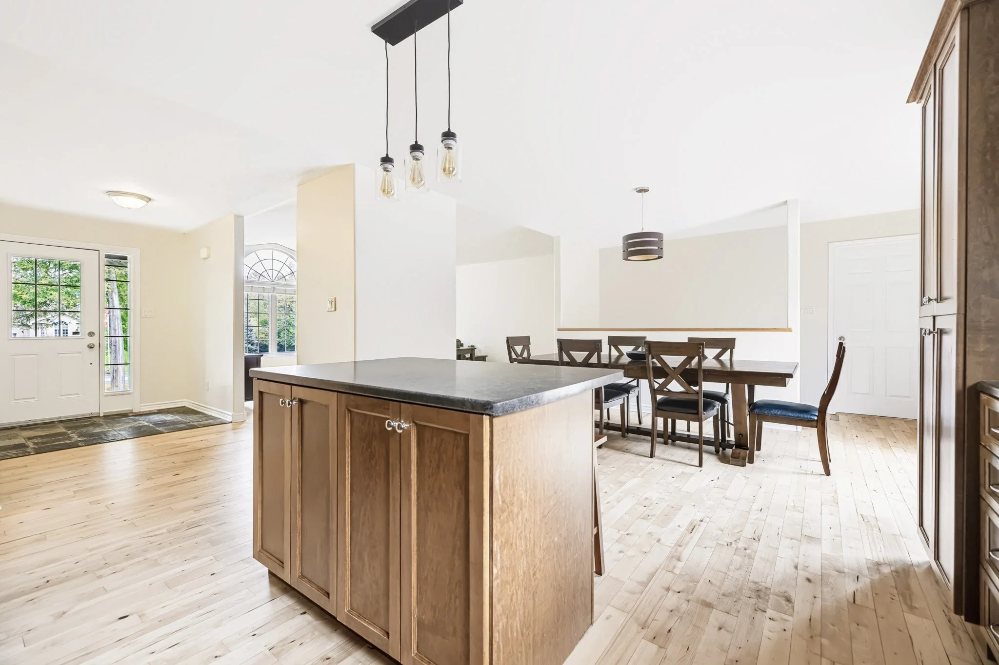 44 Meadowglen_0029.jpg