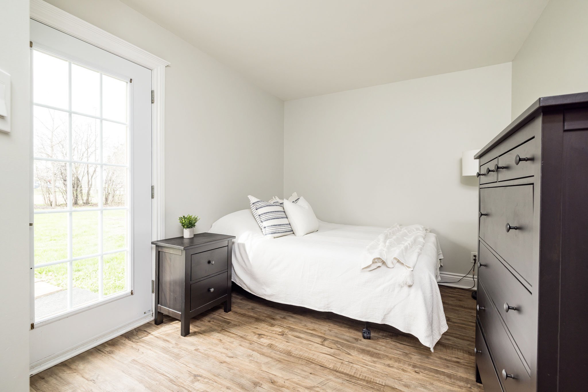 318 Main St W_046.jpg