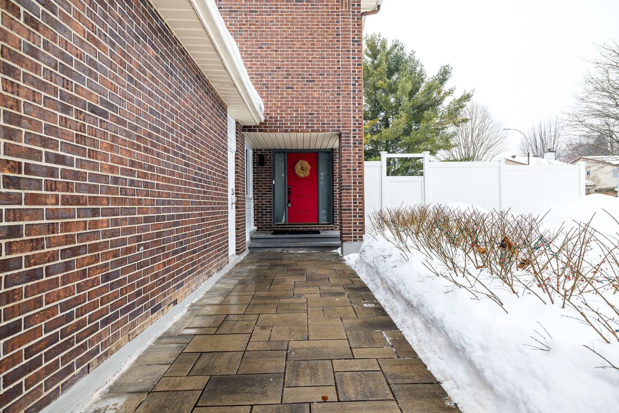 6066 Ridgelea_007.jpg