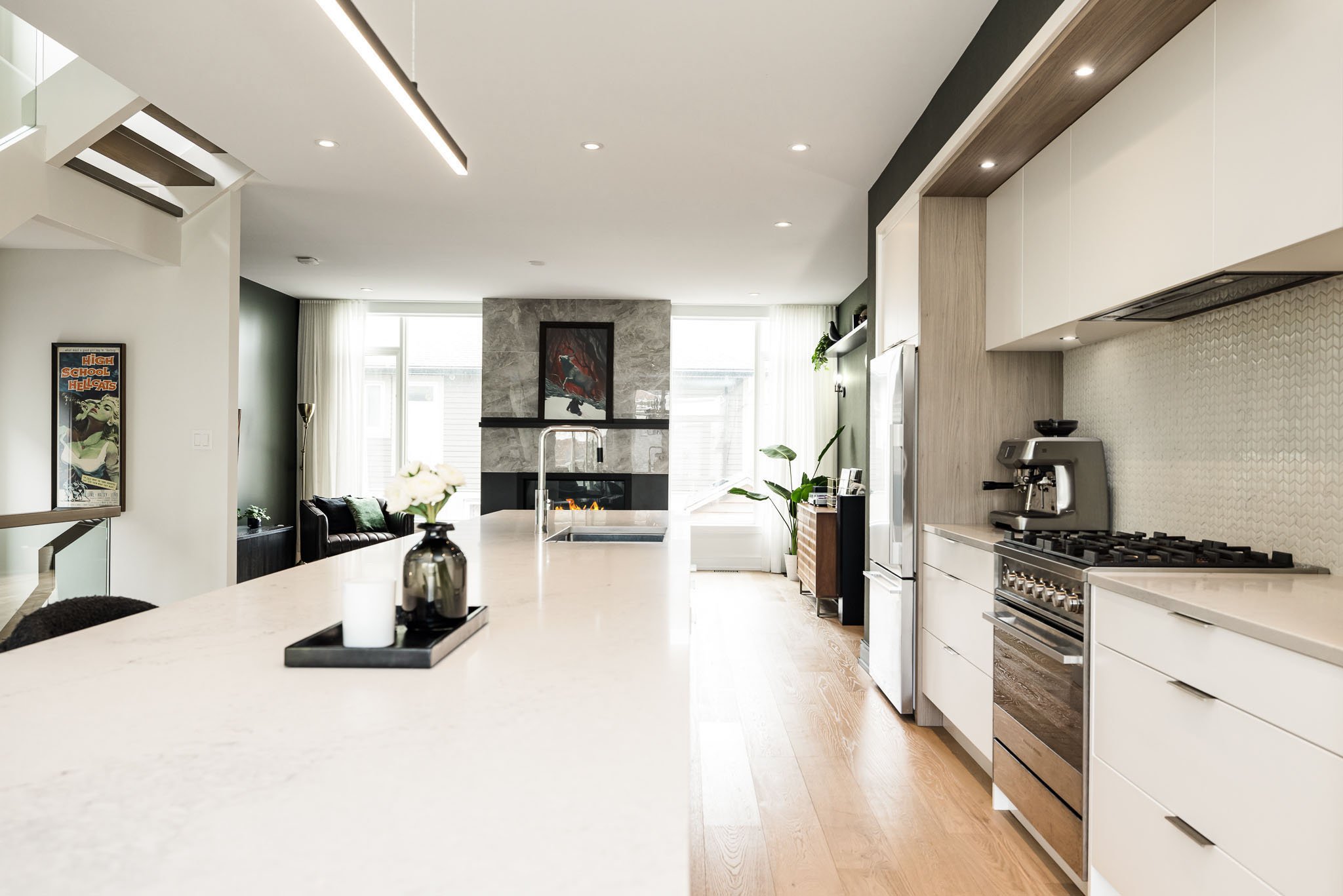 330 Kenwood_025.jpg